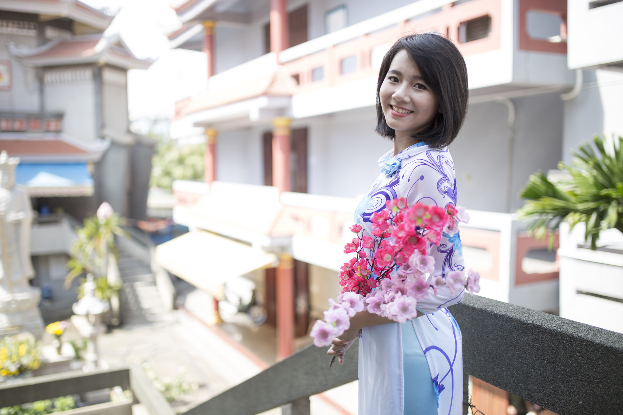 Áo dài họa tiết loạt ảnh hoa ấn tượng [XTJ1J4]