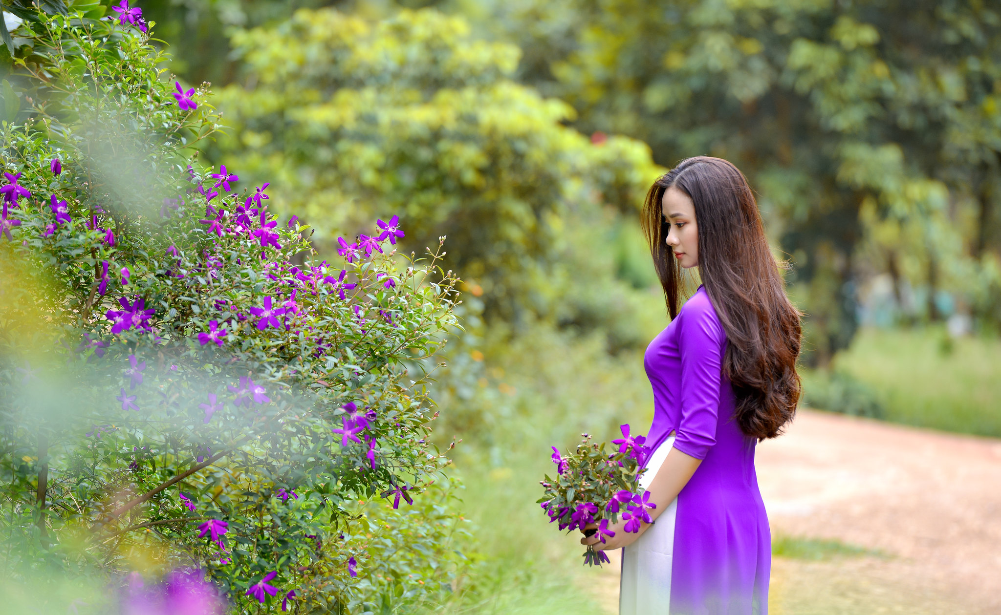 Áo dài tím hoa nét Việt [H5NQJK]