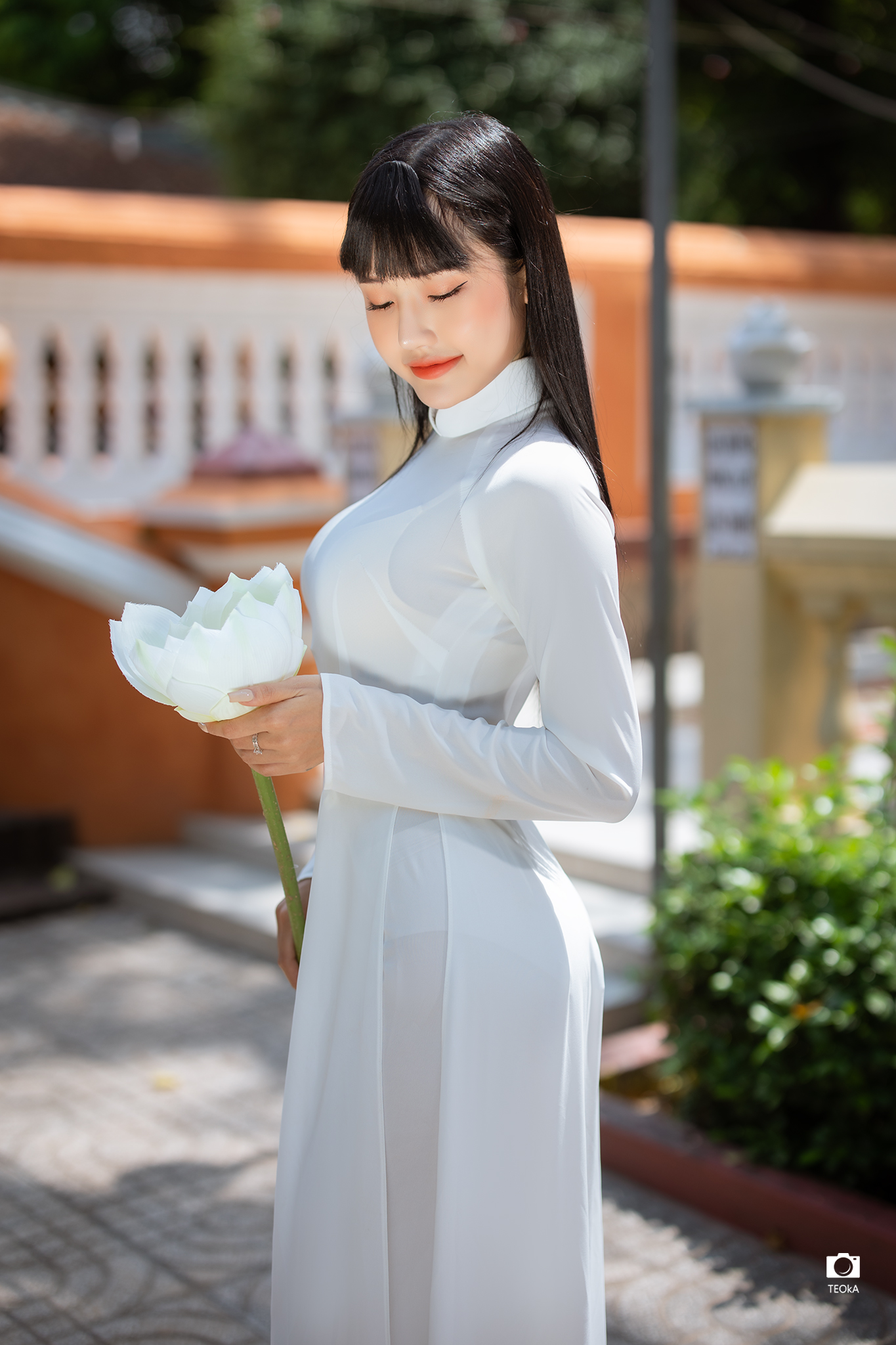 Áo dài trắng hoa cuốn hút [P1HQGO]