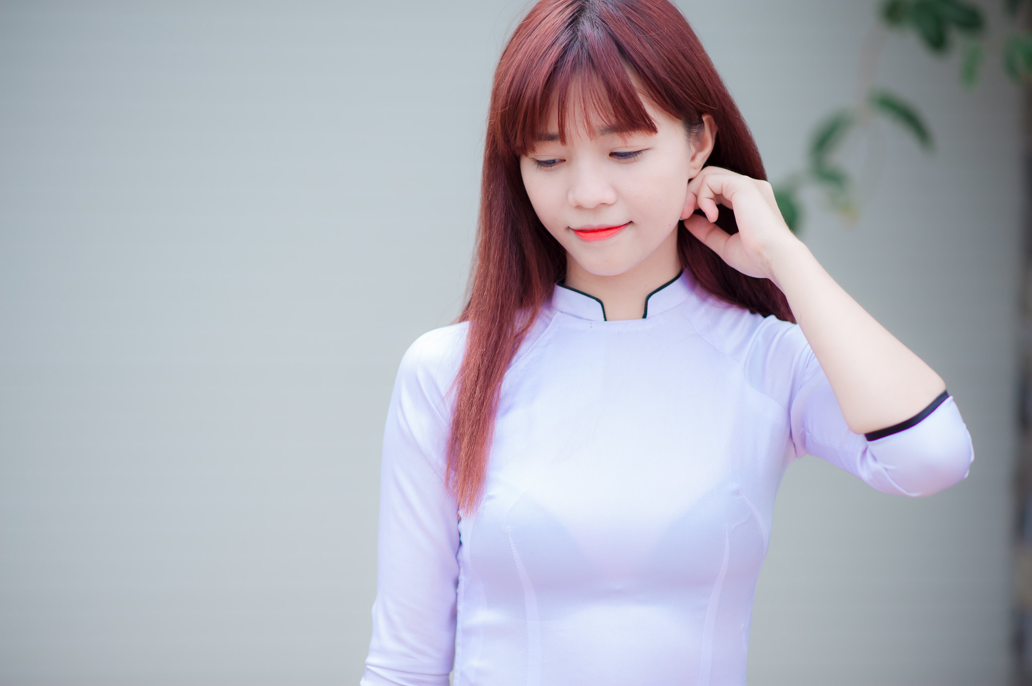 Áo dài trắng nữ sinh thanh tao [CNLTNN]