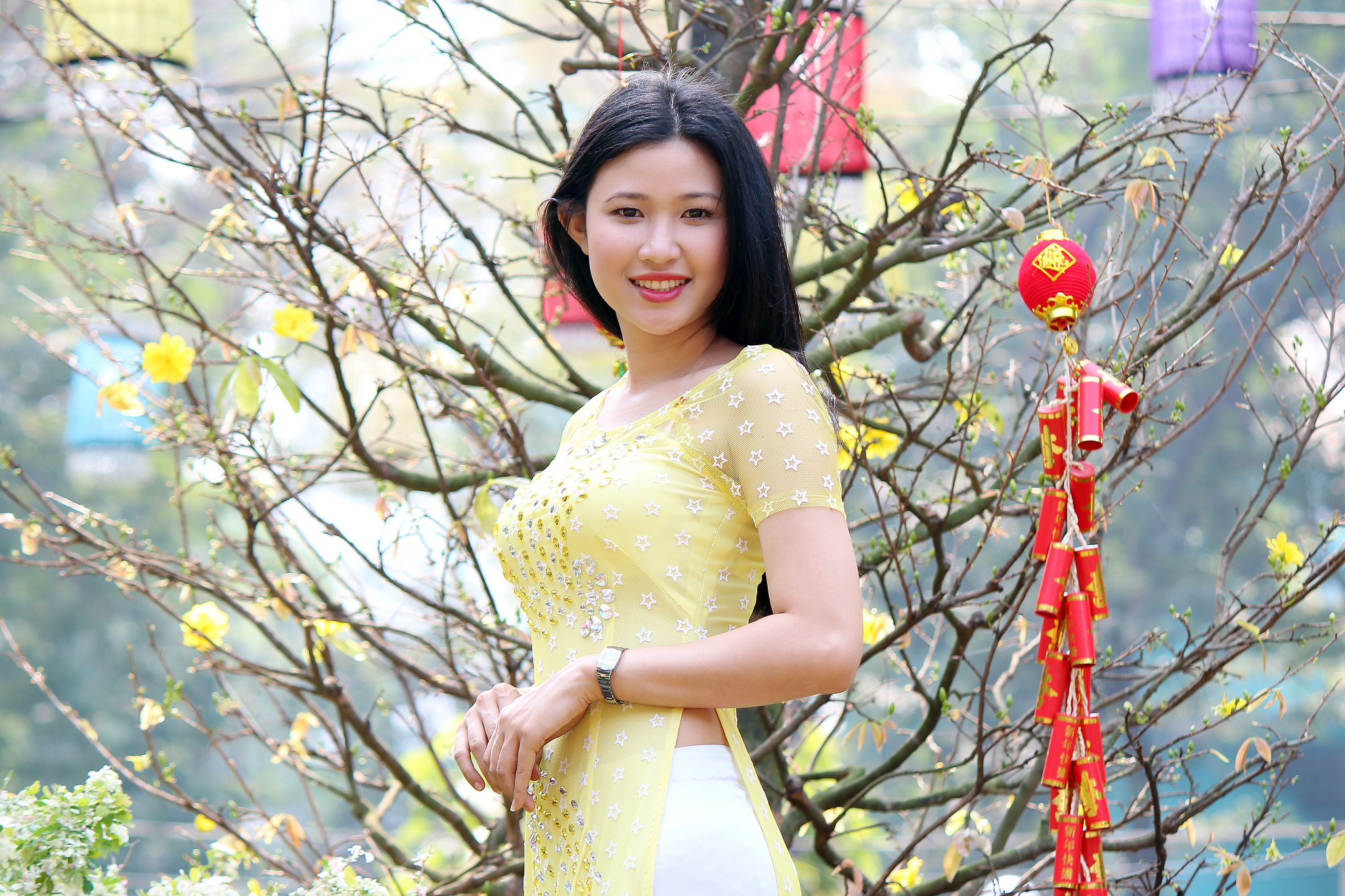 Áo dài vàng thanh tao [KTZIXV]