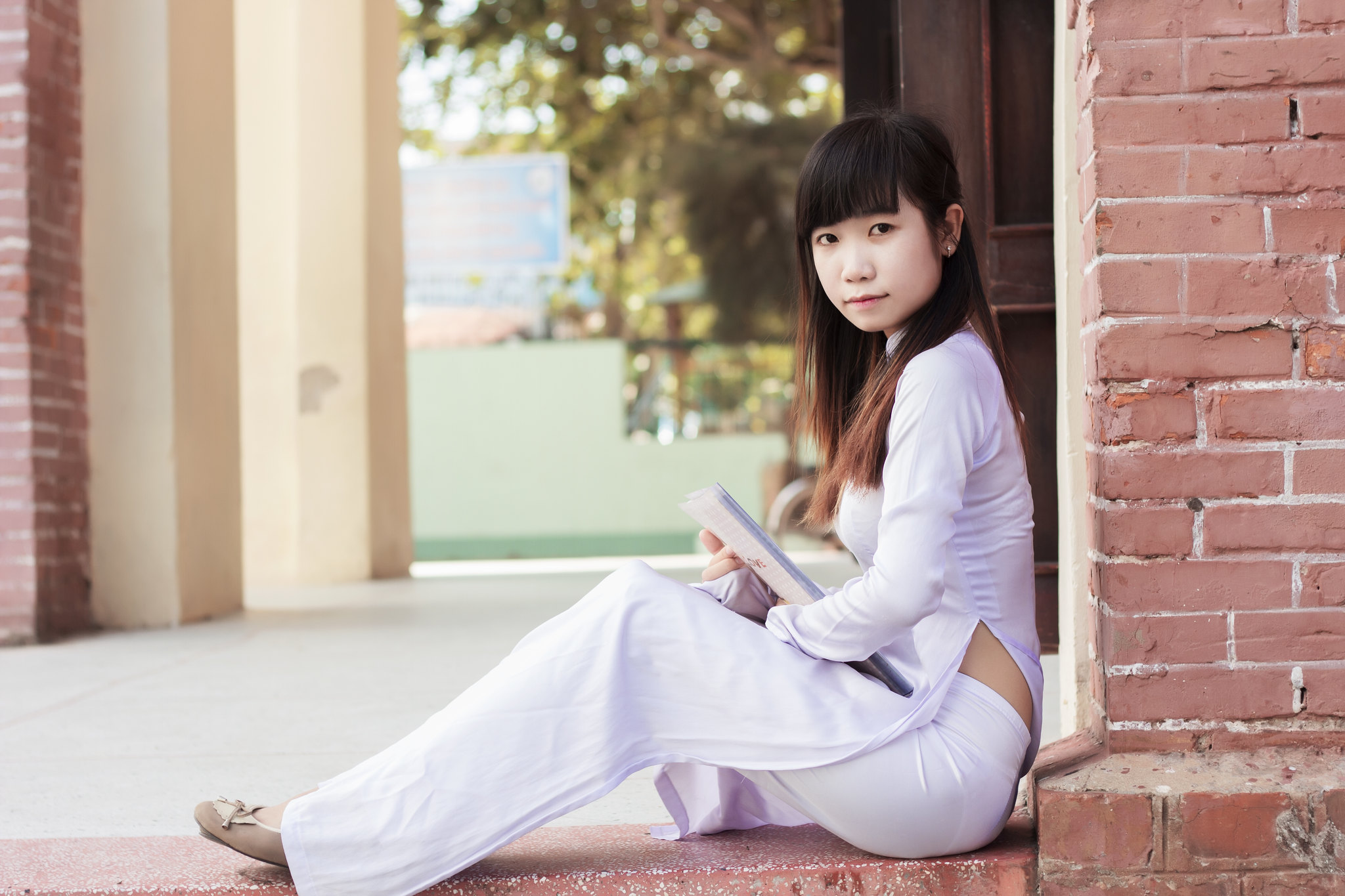 Áo dài trắng sang trọng nữ sinh [LY7QN3]