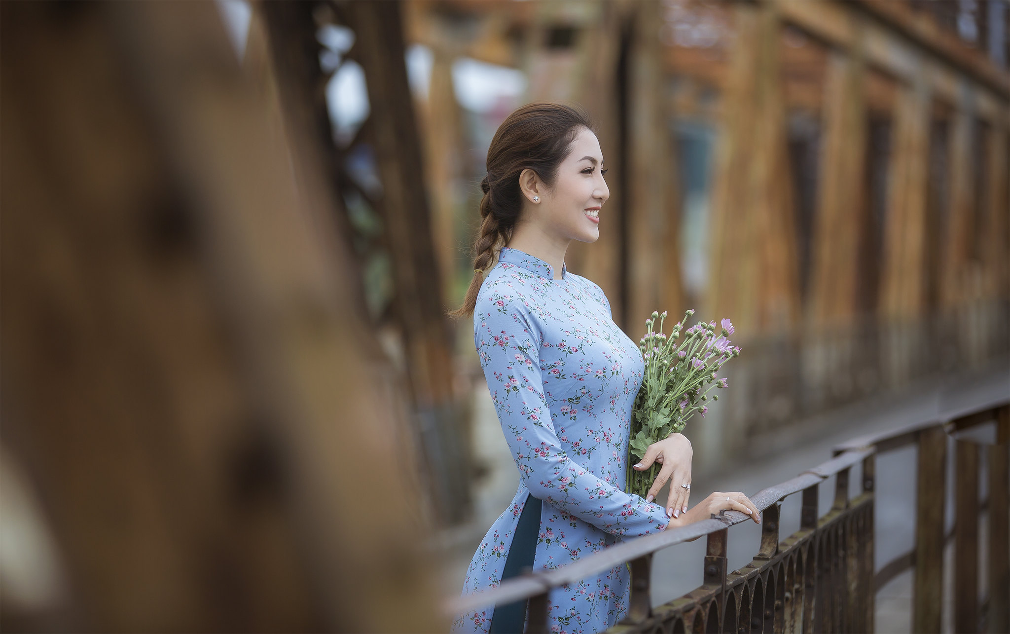 Áo dài trắng hút hồn hoa [BKUG4L]