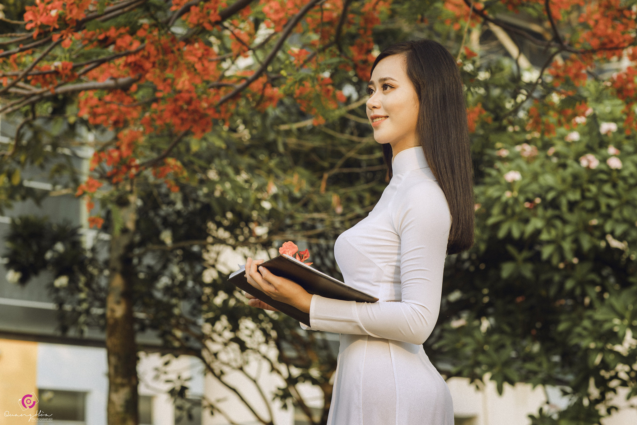 Áo dài trắng hoa mong manh [EXXFQX]