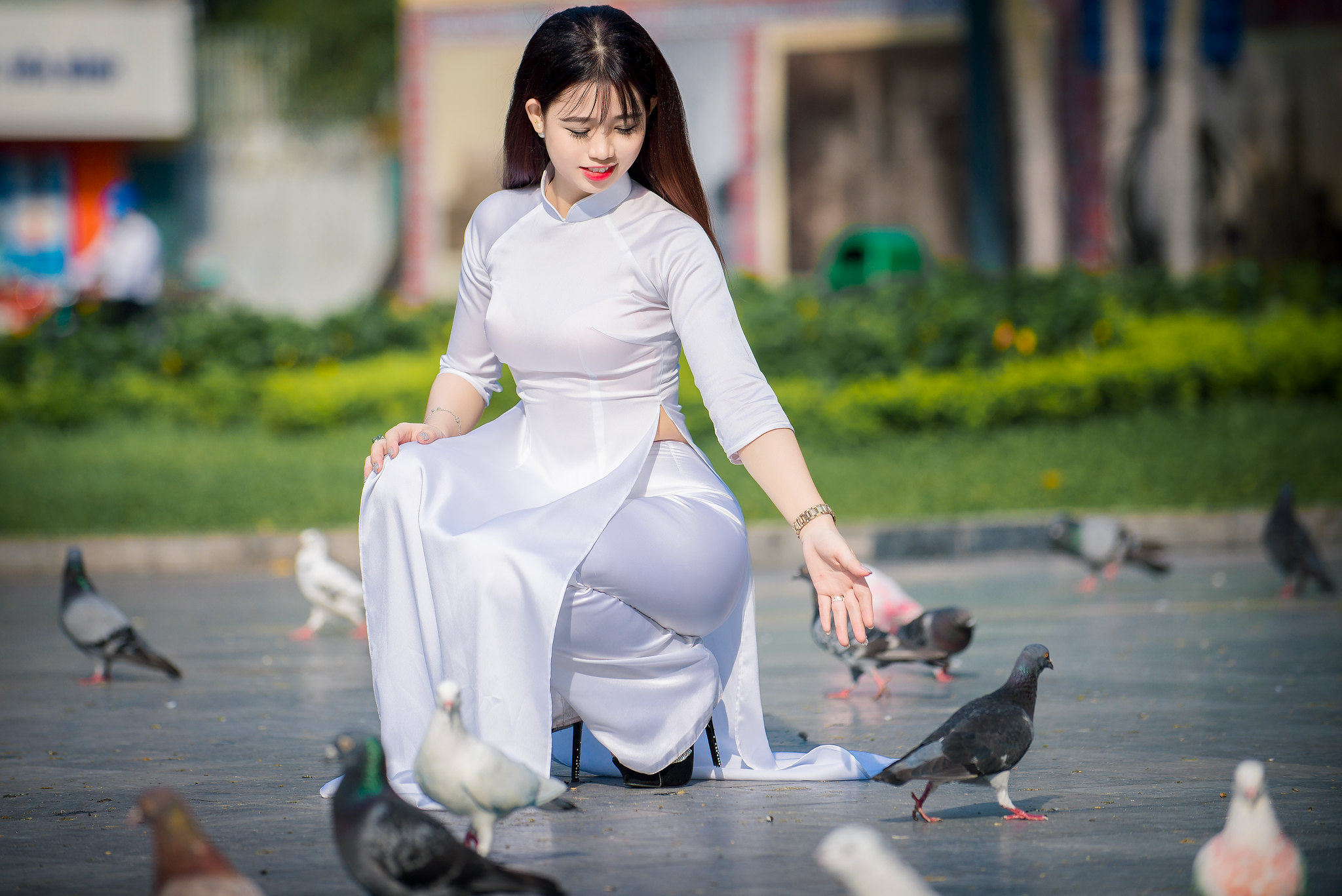 Hình ảnh áo dài trắng thanh thoát nuột [8QOO7I]