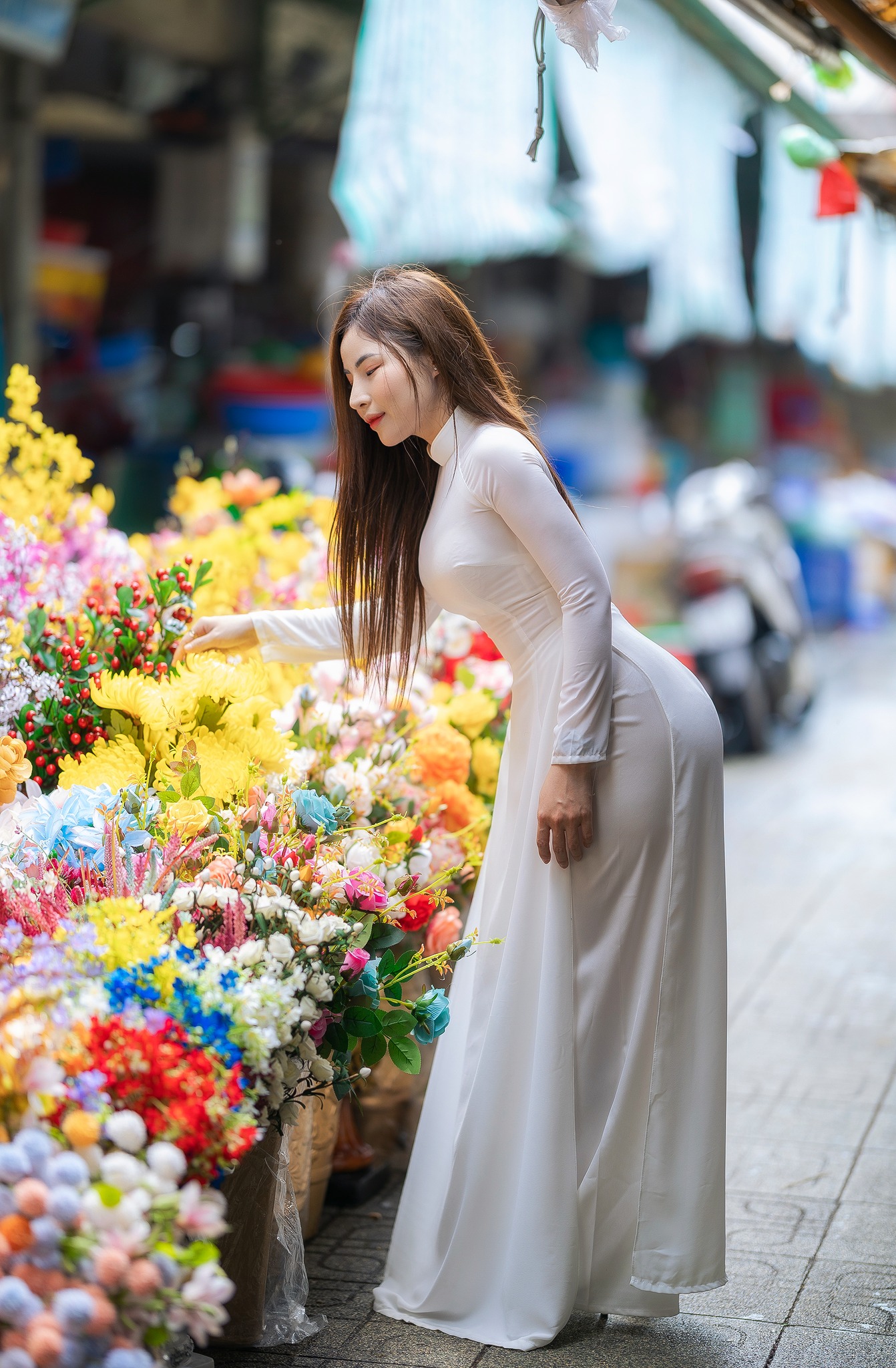 Áo dài trắng hoa cổ điển [FBXSB9]