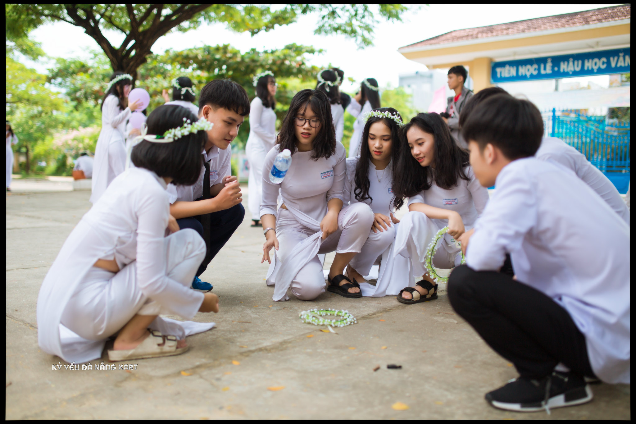 Áo dài trắng sân trường ấn tượng [URBNSA]
