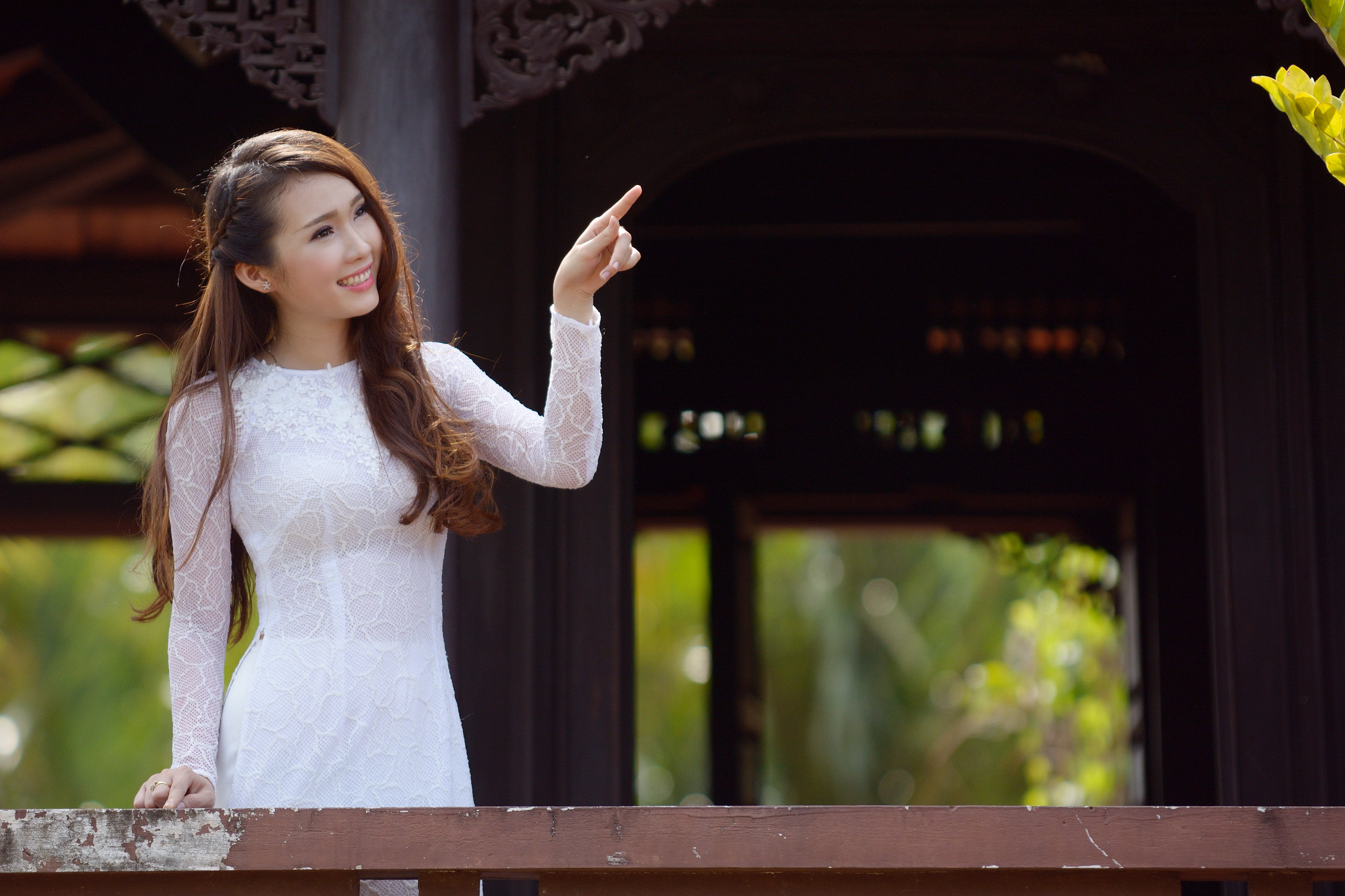 Áo dài trắng kiêu sa lễ chùa [TIG8RZ]