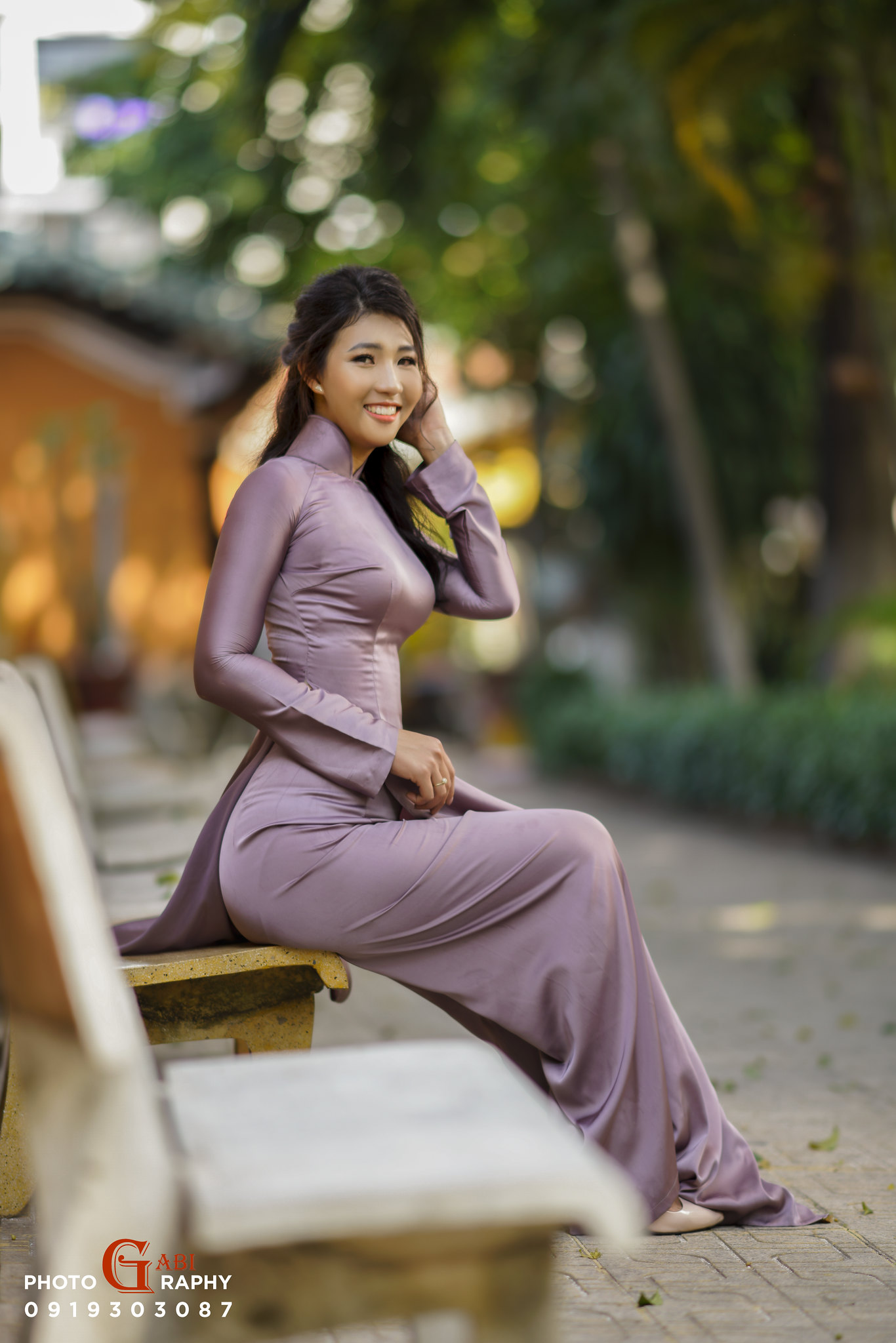 Loạt ảnh áo dài tím rạng rỡ ghế đá [OMQZQA]