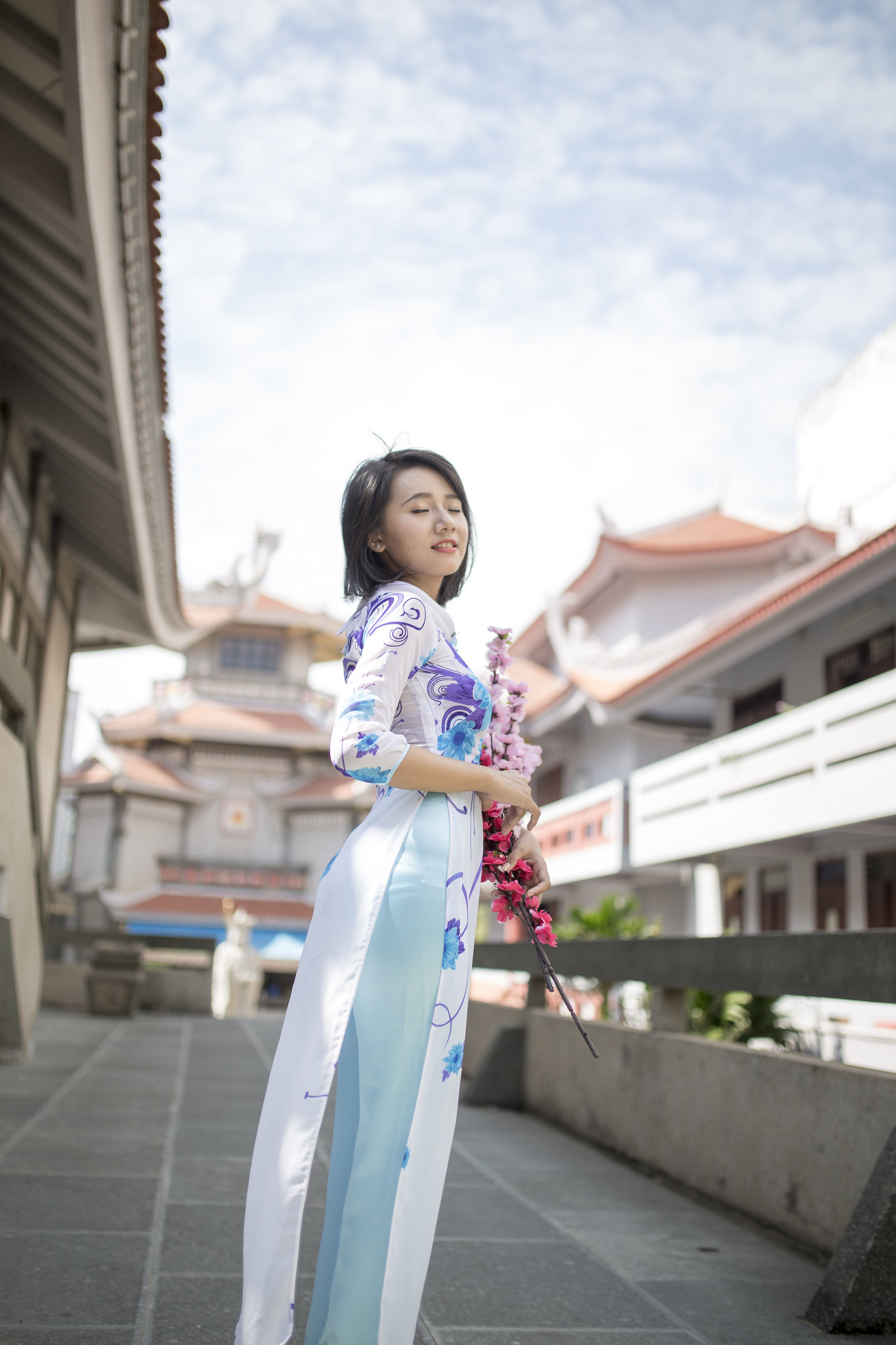 Gái xinh áo dài trắng yêu kiều áo dài trắng [AXAJMN]