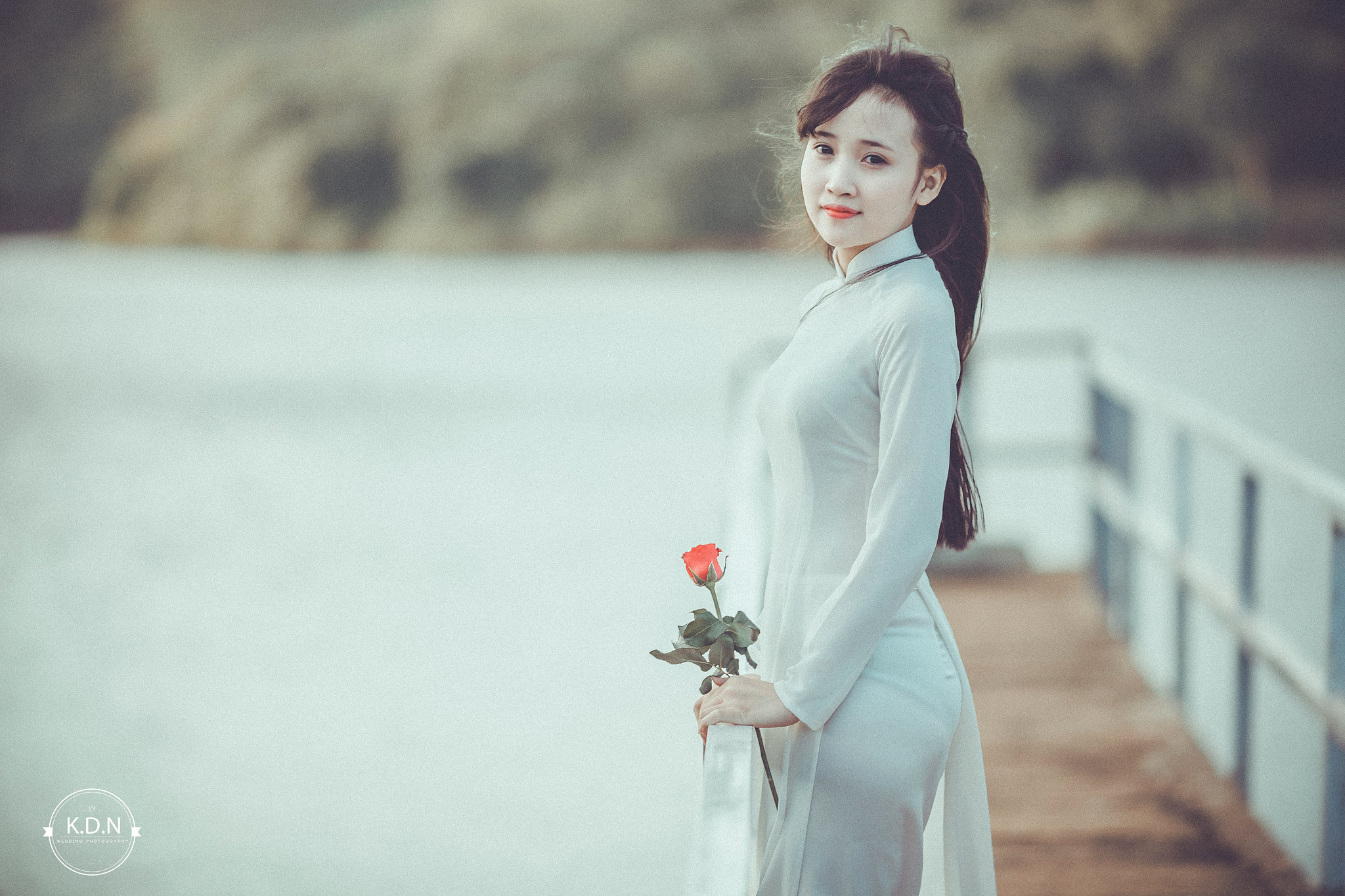 Áo dài trắng nuột mong manh [G6FGLW]
