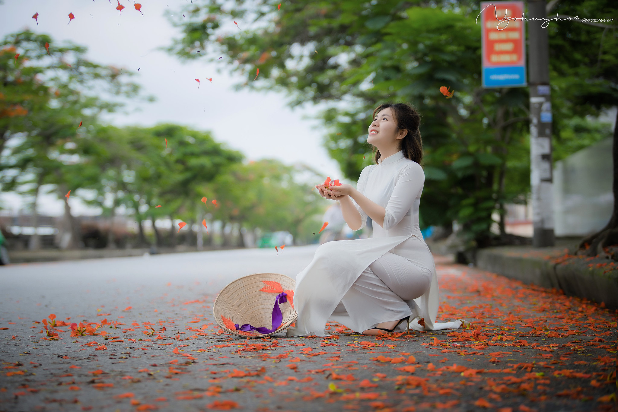 Áo dài trắng hài hòa hoa [5JOYC7]