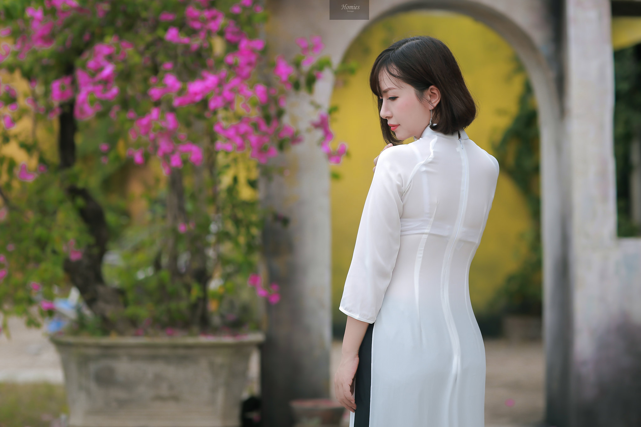 Thiếu nữ áo dài trắng cổ điển [P604XM]