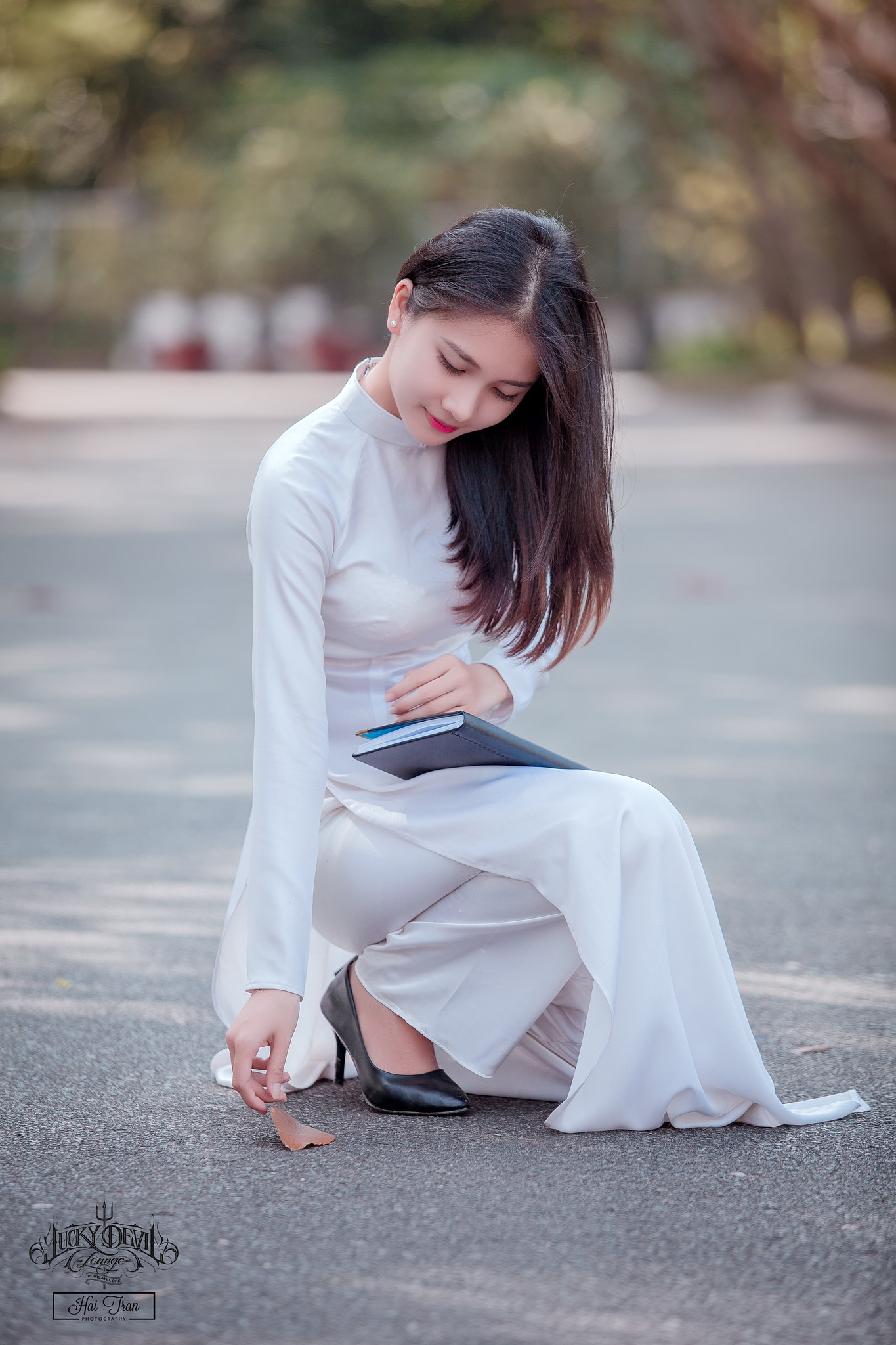 Tinh khôi áo dài trắng hoa [BDWLAN]