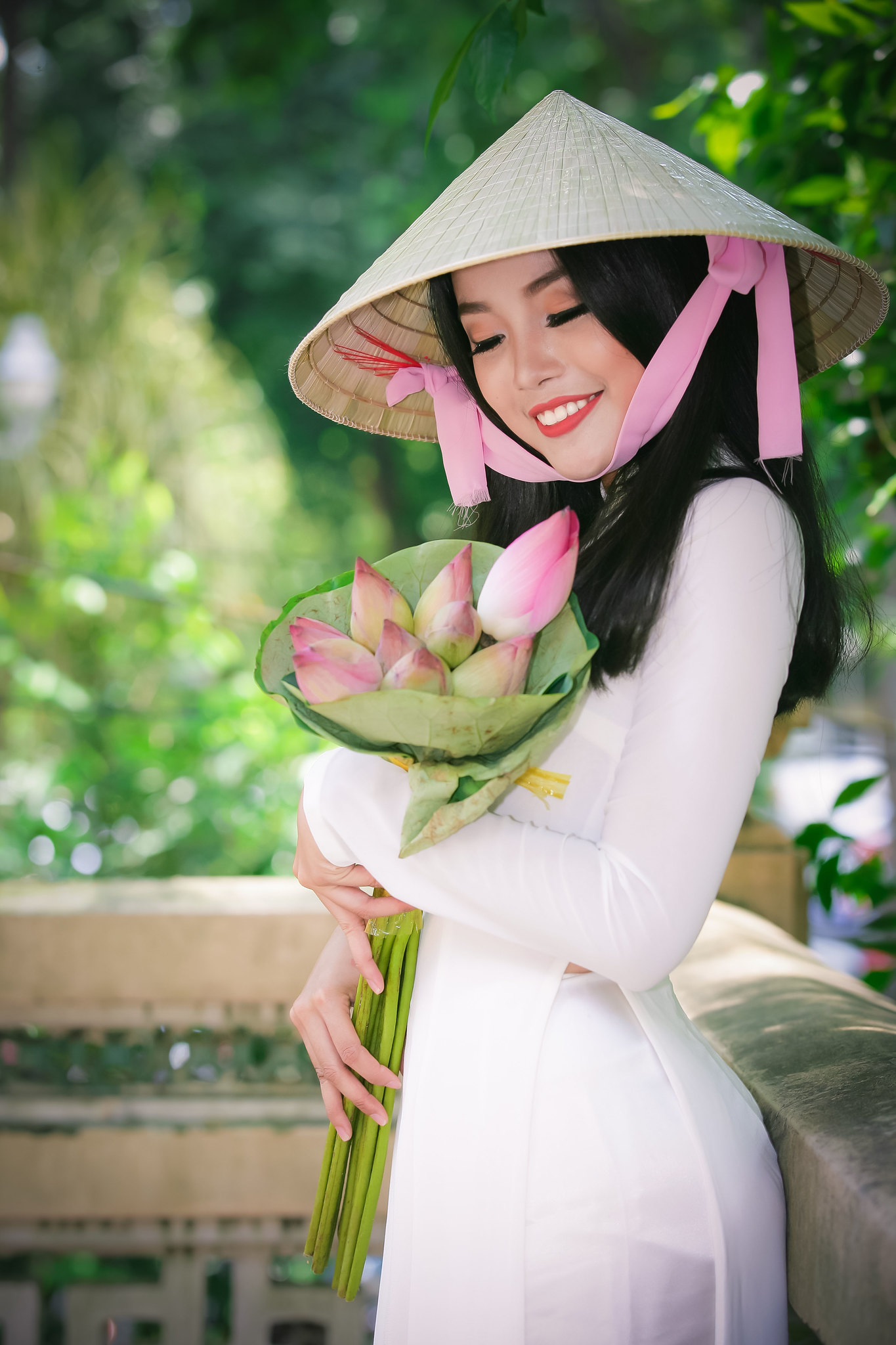 Thuần Việt áo dài trắng hoa sen [EXETUE]