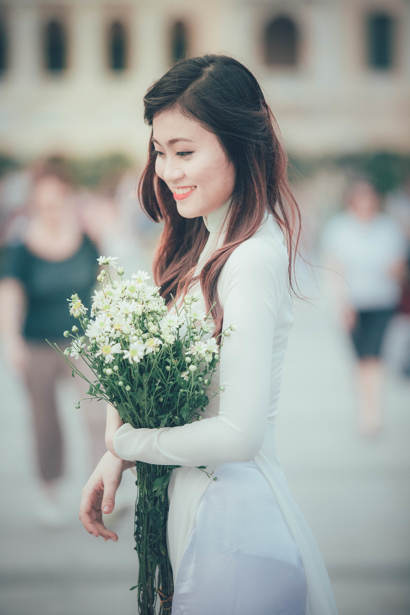 Áo dài trắng sang trọng [A67MHU]