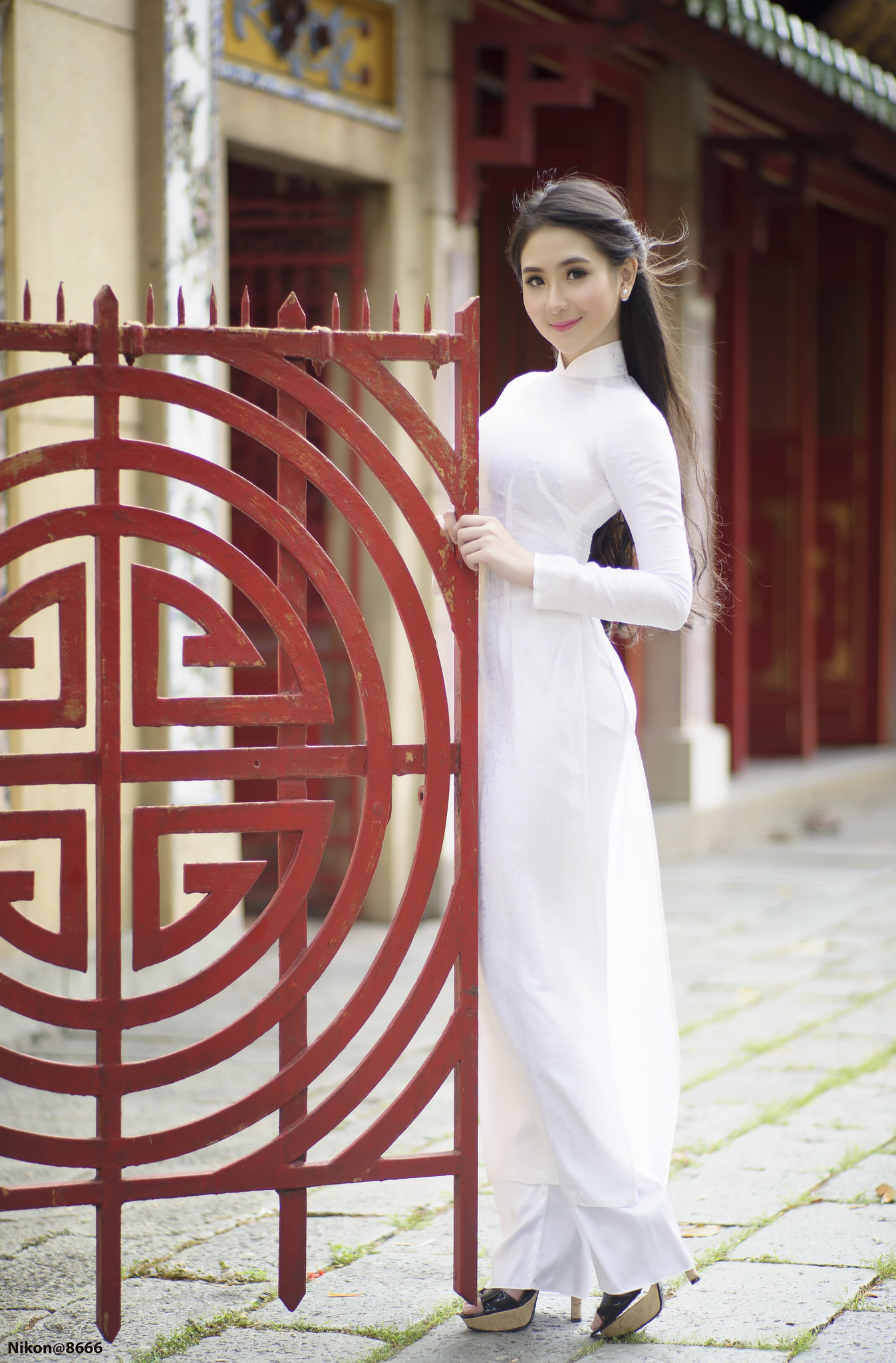 Áo dài trắng nữ tính [TFEBZI]