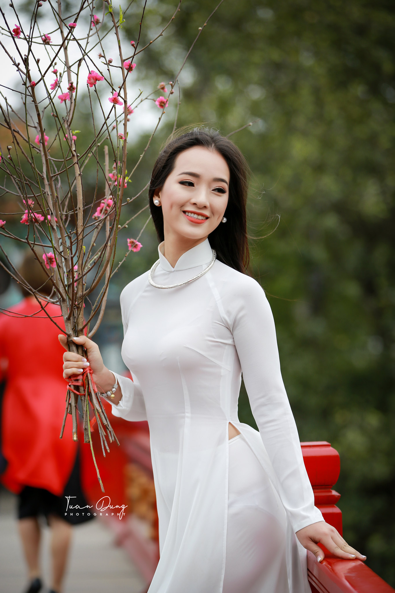 Áo dài trắng hoa đào truyền thống [Y5ADKS]