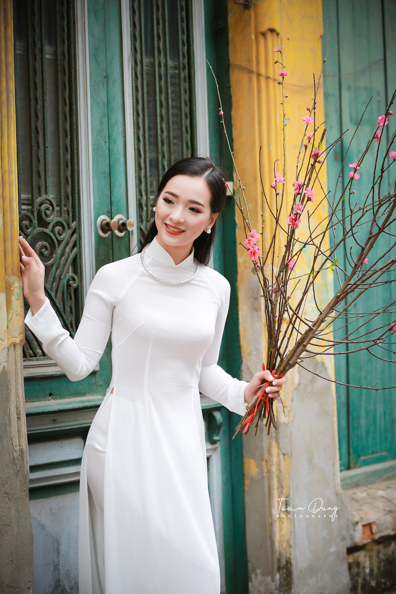 Quý phái áo dài trắng [TWBBTC]