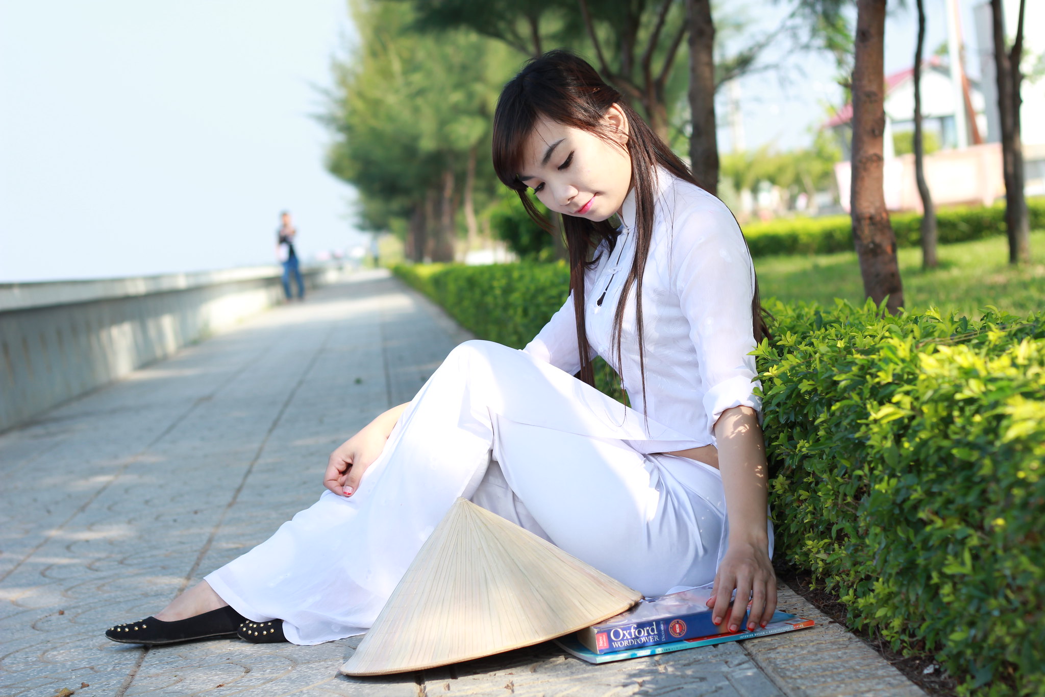 Áo dài trắng rửa mắt với ảnh rạng rỡ [TPJOLQ]