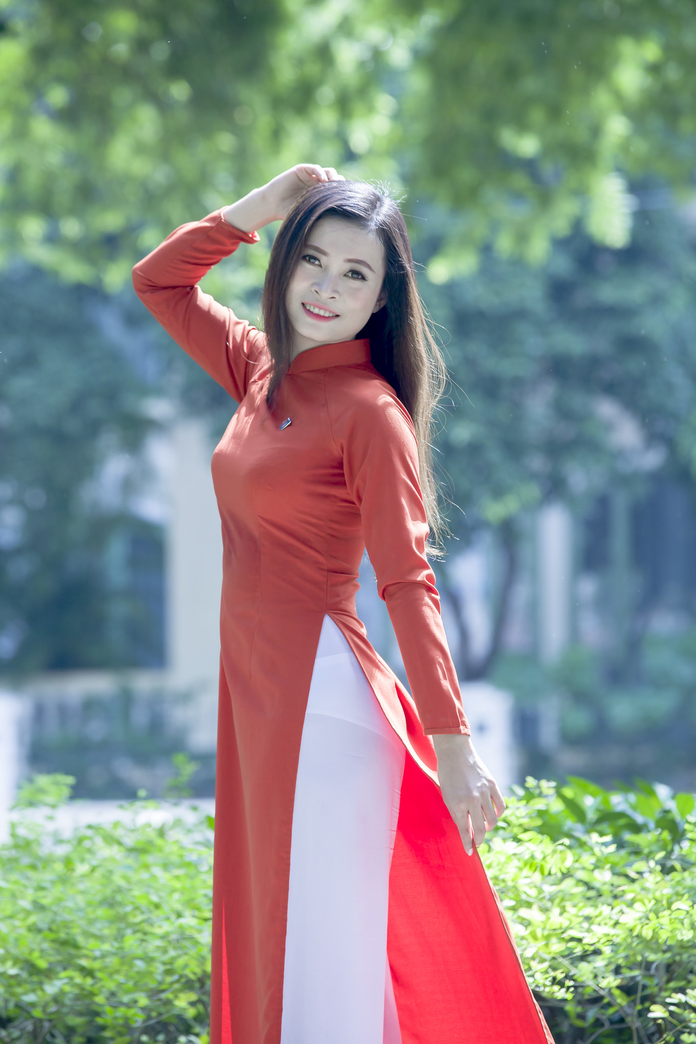 Thiếu nữ áo dài đỏ nét Việt áo dài đỏ [0ZRZA1]