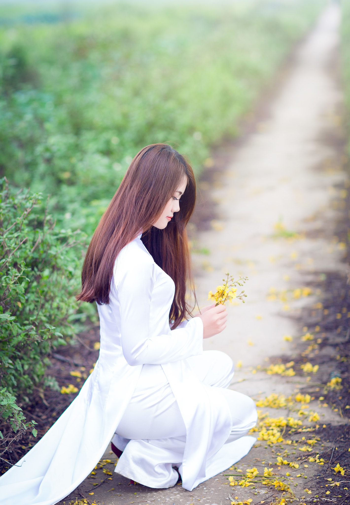 Áo dài trắng dịu dàng [Q0DGEN]