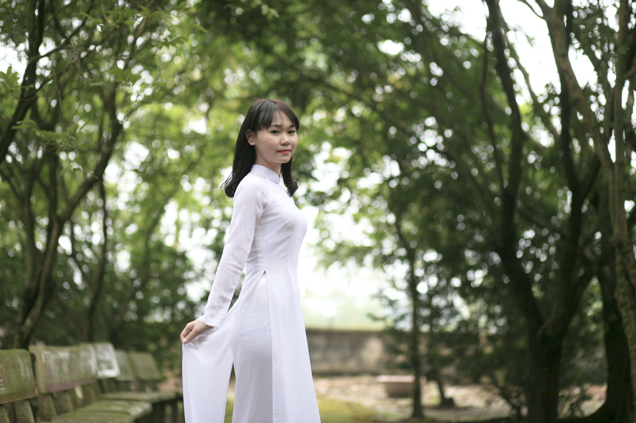 Áo dài trắng cách tân hiện đại [CMUEWY]