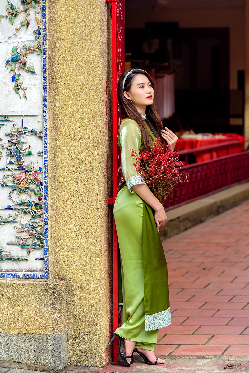 Áo dài xanh kiêu sa áo dài xanh [ZEJ86C]