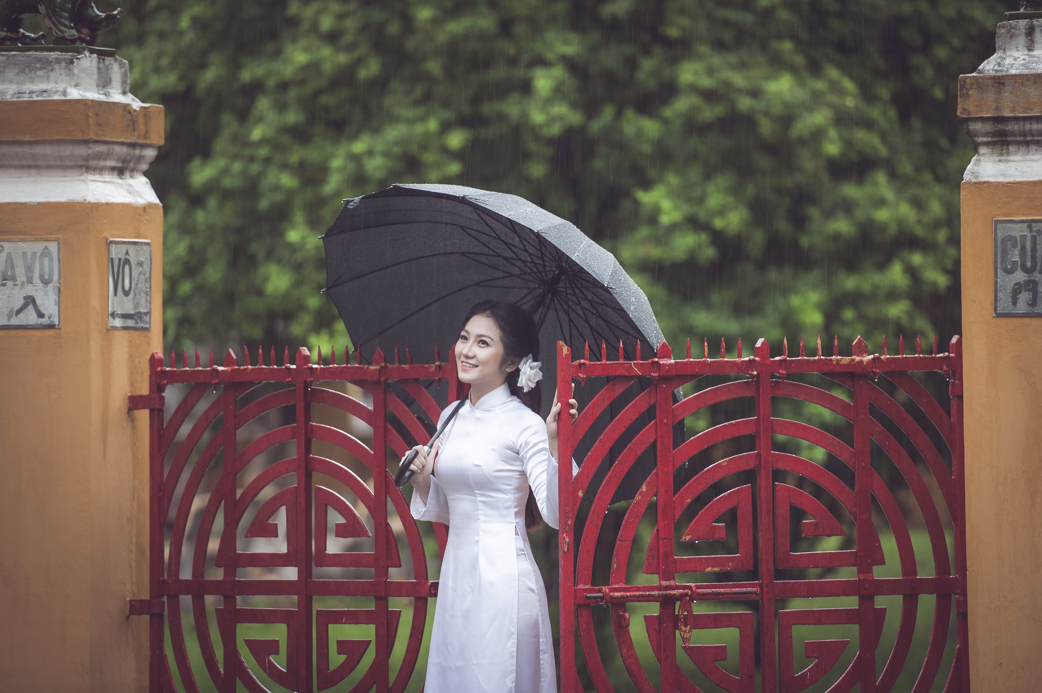 Áo dài trắng tươi tắn trang nhã [44F0P2]