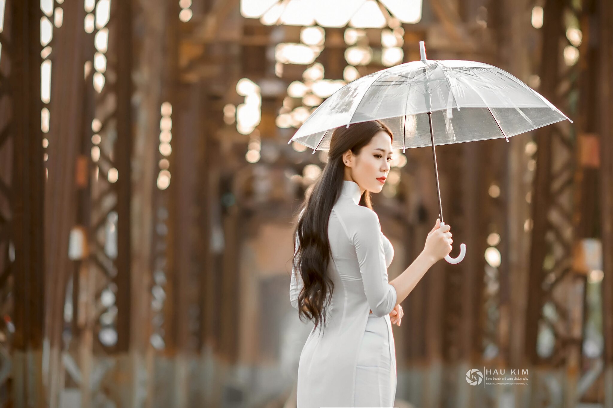 Hình nền áo dài trắng truyền thống [3TTVN5]