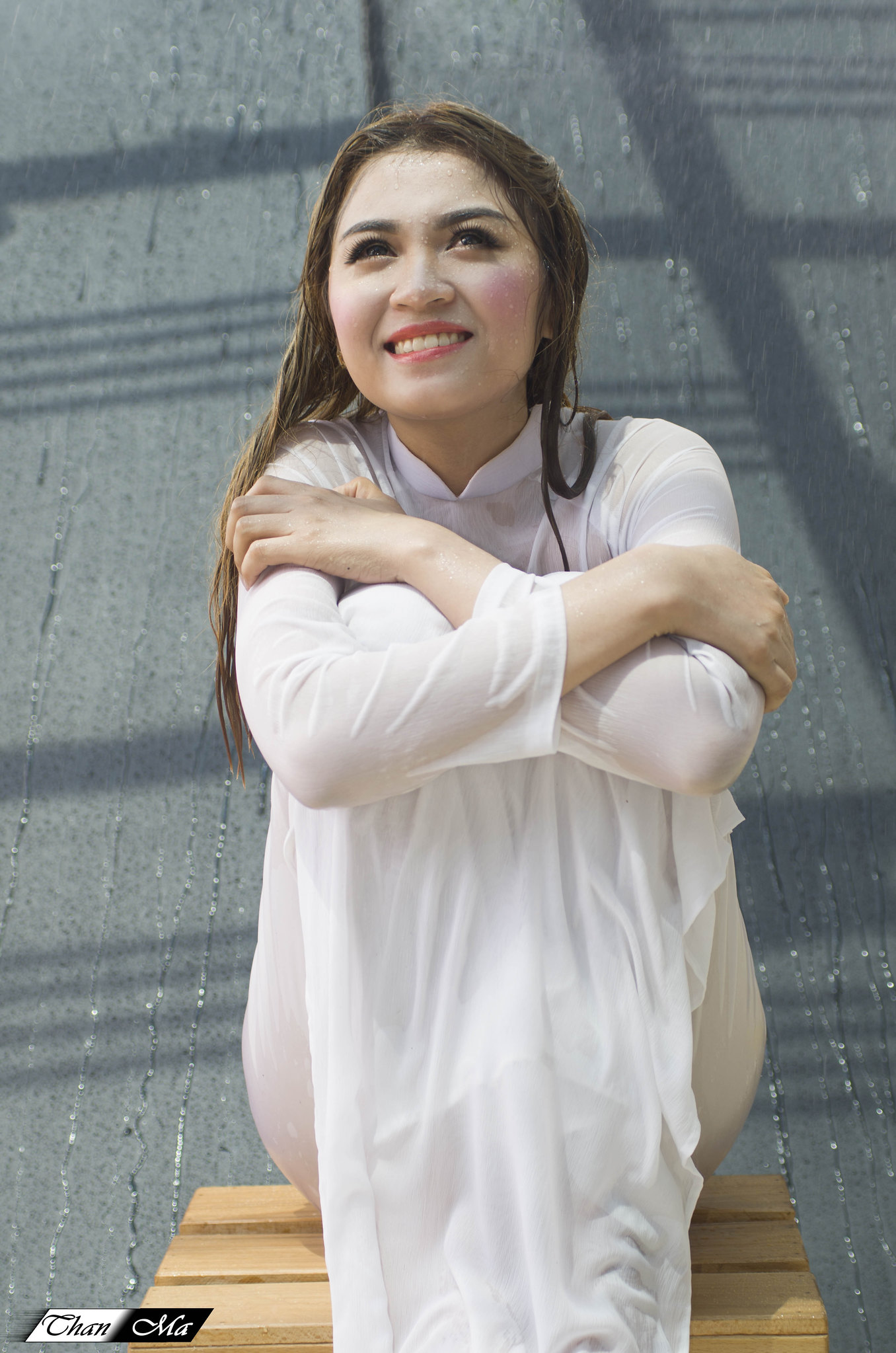 Cách tân áo dài trắng hoài cổ ướt [RQBIXT]