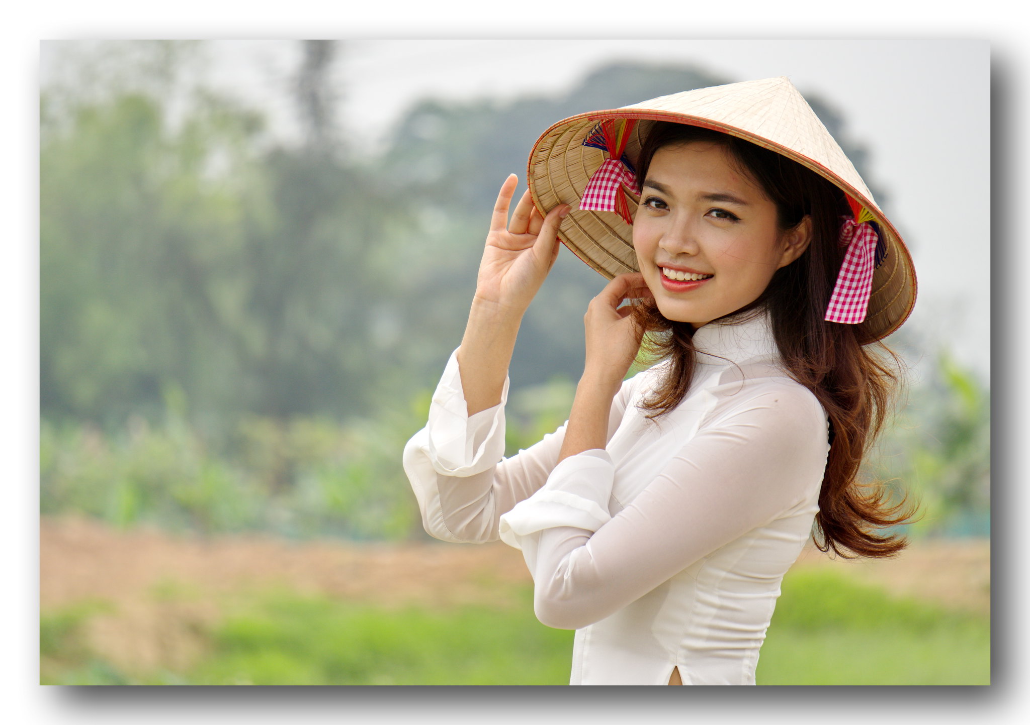 Áo dài trắng mộc mạc [EASUIP]