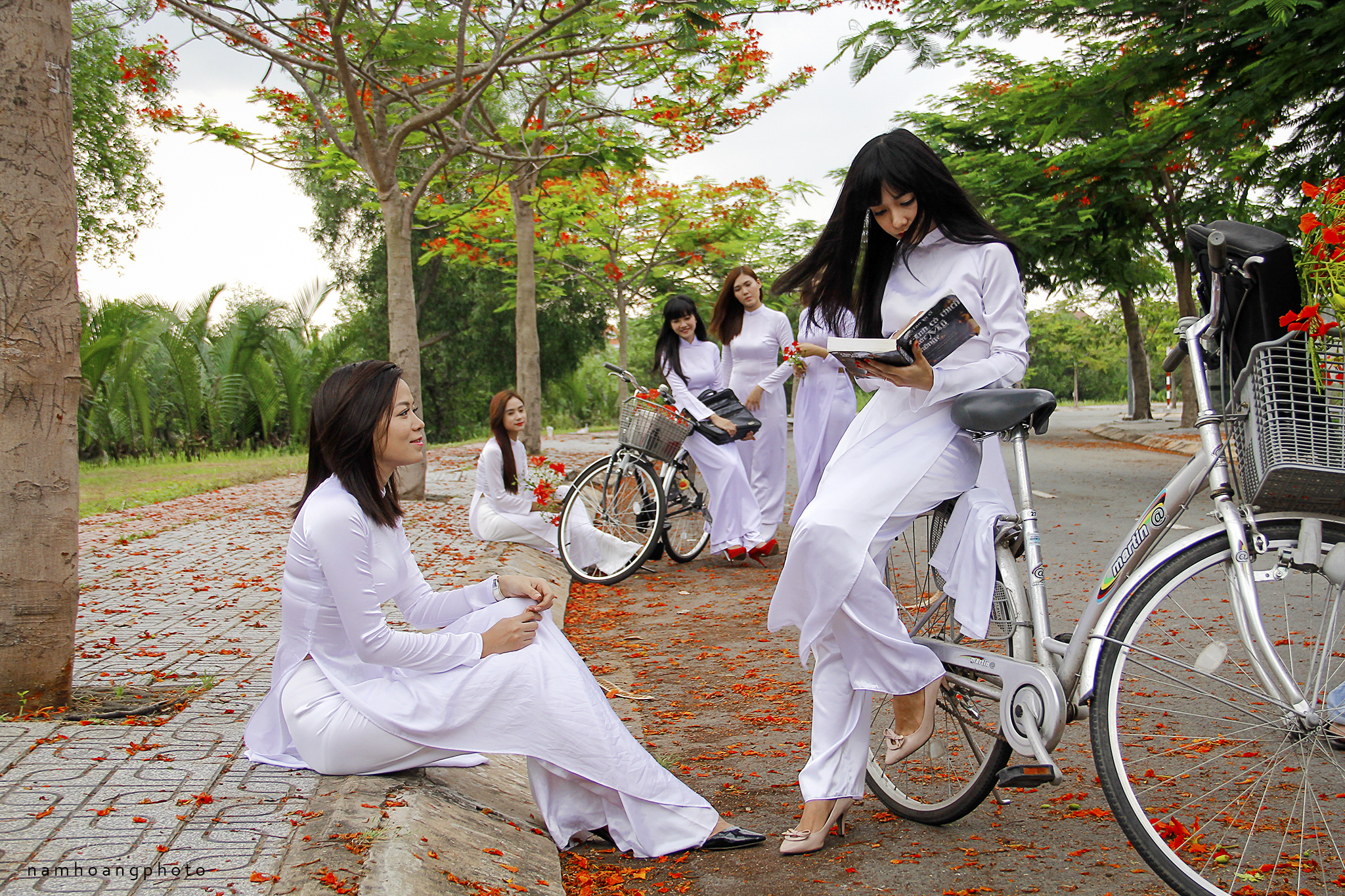 Áo dài trắng girl xinh nữ sinh đằm thắm [AVGJCX]