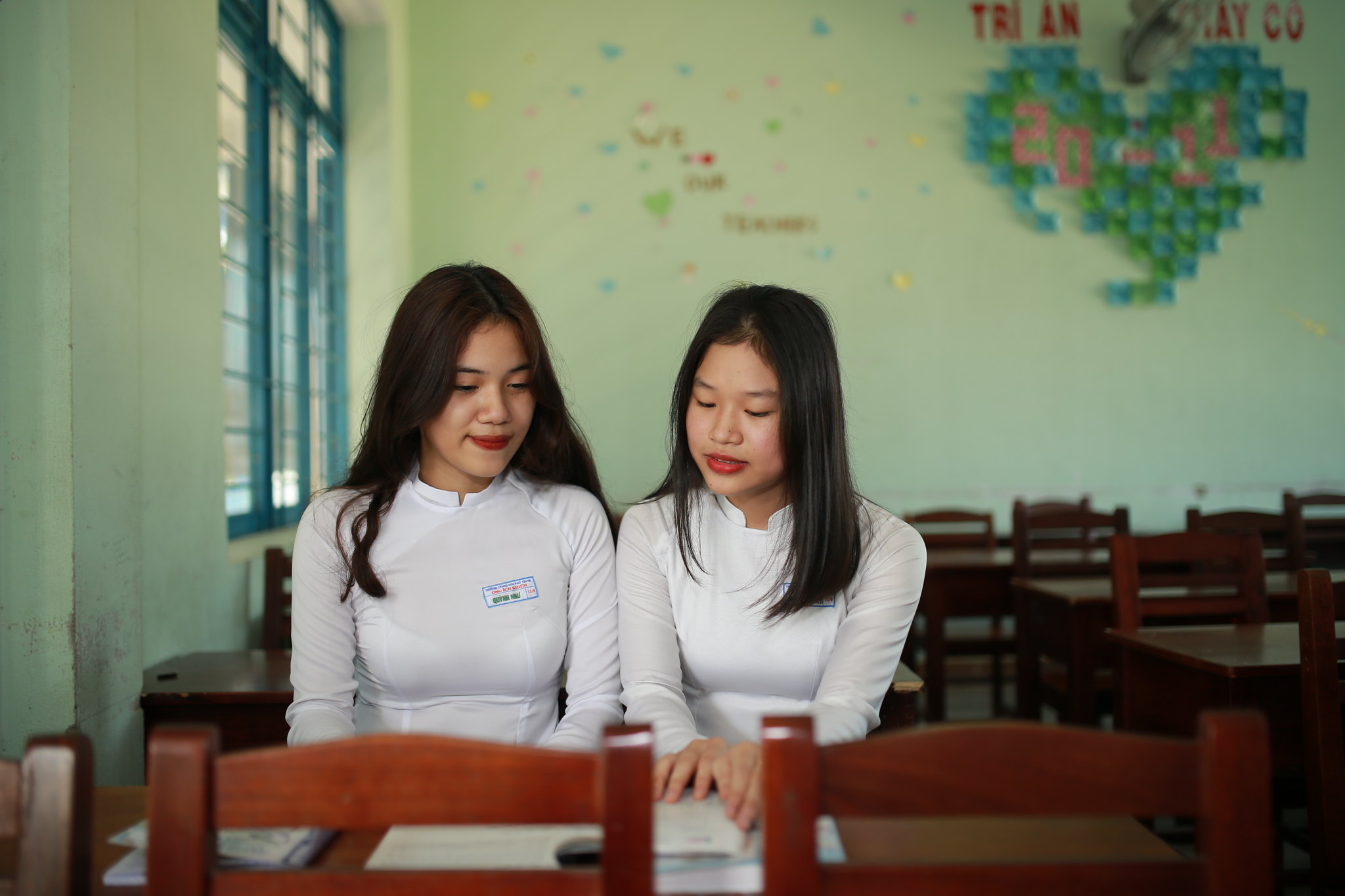 Áo dài trắng vẻ đẹp áo dài lớp học mộc mạc [YZAHGX]
