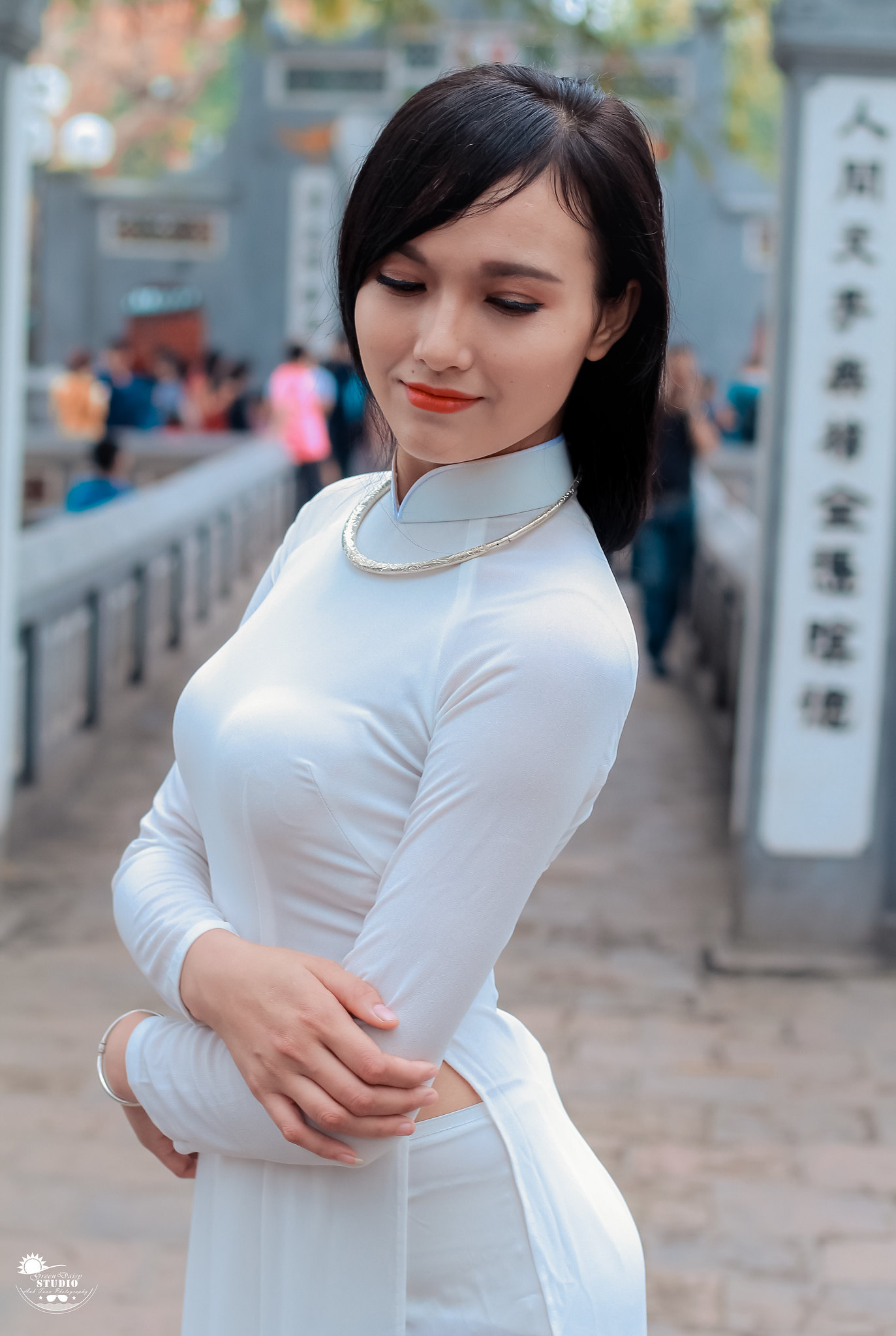 Áo dài trắng yêu kiều nuột [CWFKEY]