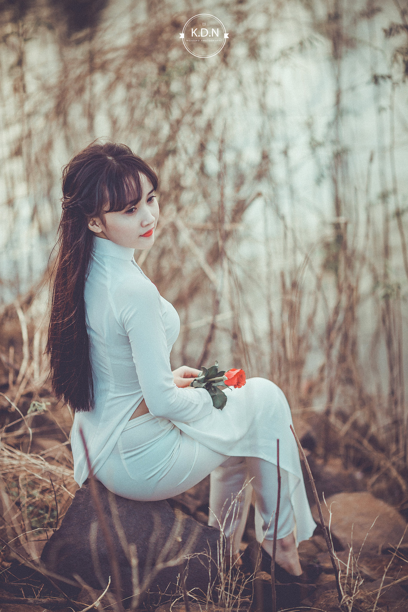 Tà áo dài áo dài trắng e ấp bên h? [PJGEG1]