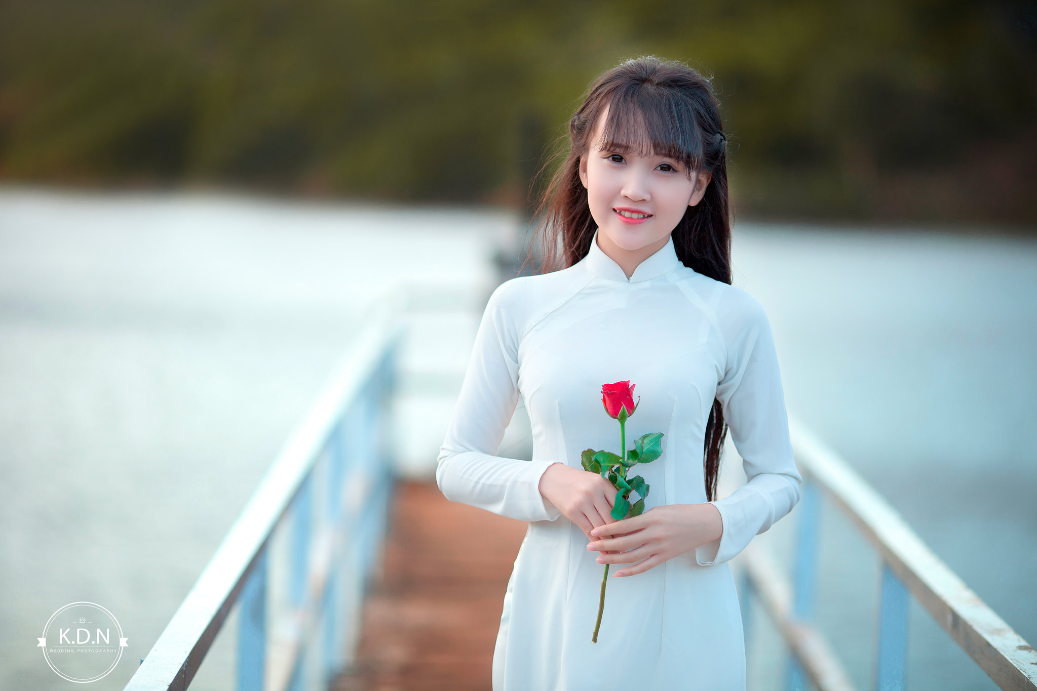 Áo dài trắng mong manh nữ sinh [RB8Z4S]