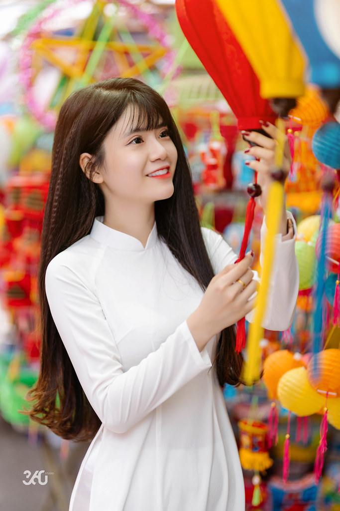 Kiêu sa áo dài trắng đón tết [QWUKMW]