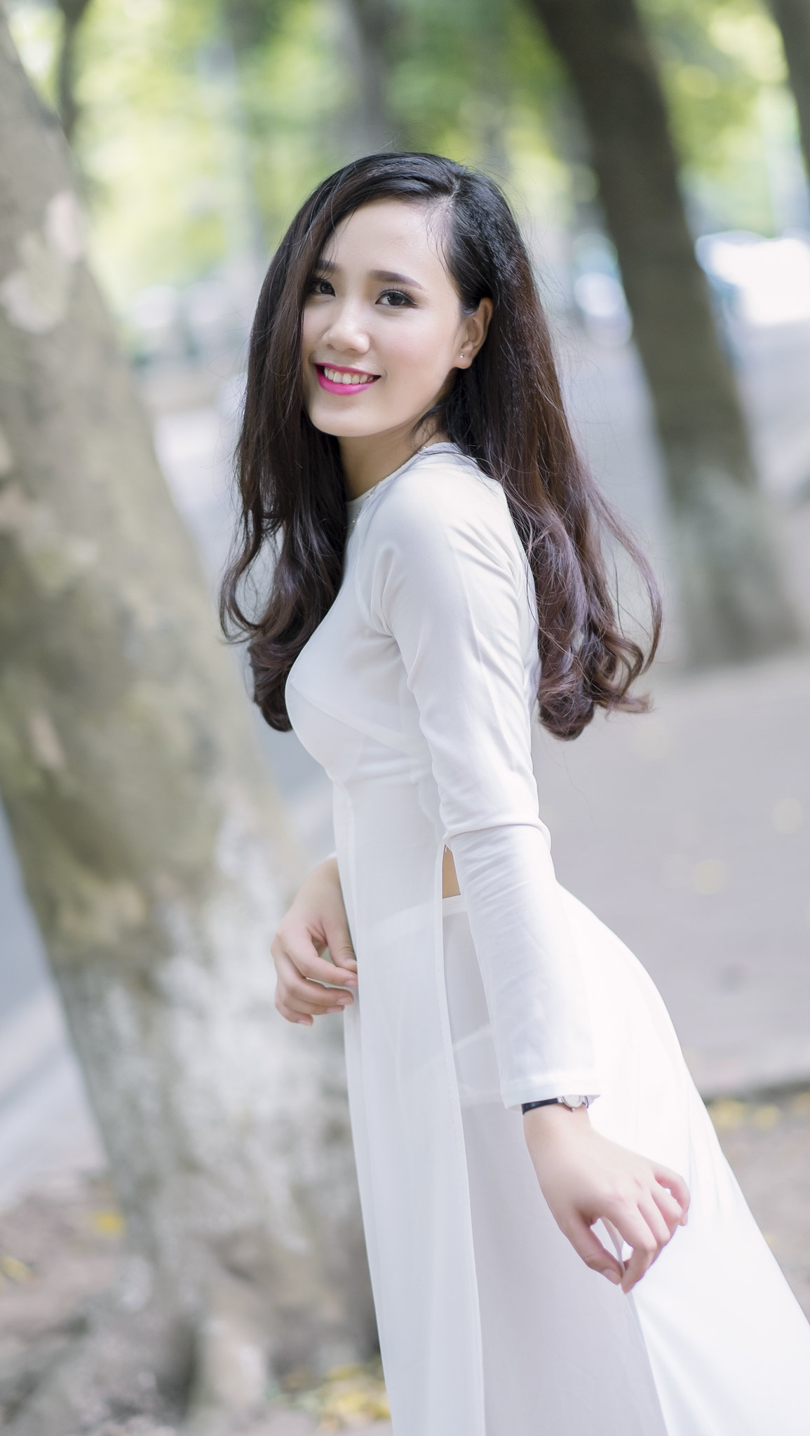 Áo dài trắng duyên dáng [P6L86V]