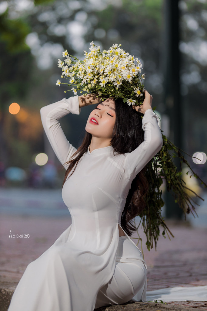 E ấp áo dài trắng hoa [FC0WAD]