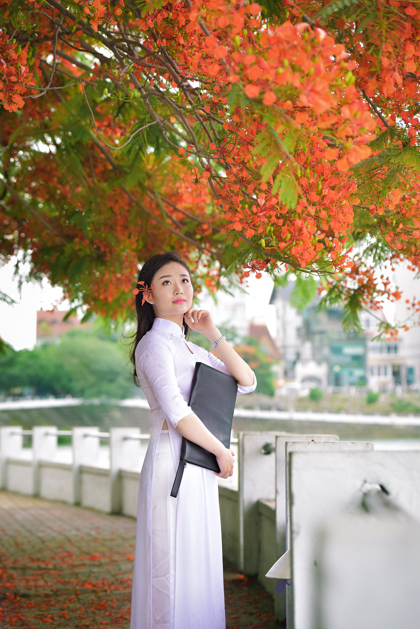 Áo dài trắng đậm chất Việt hoa phượng [GQDODO]