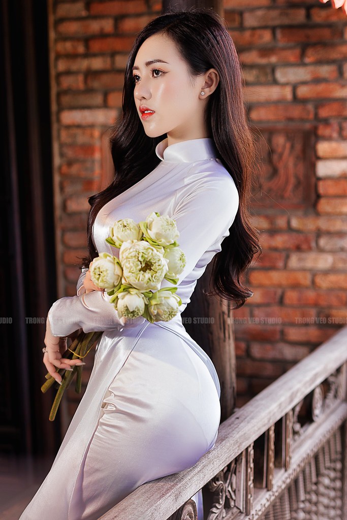 Áo dài trắng bộ ảnh trong veo studio nhẹ nhàng [K8TEVO]