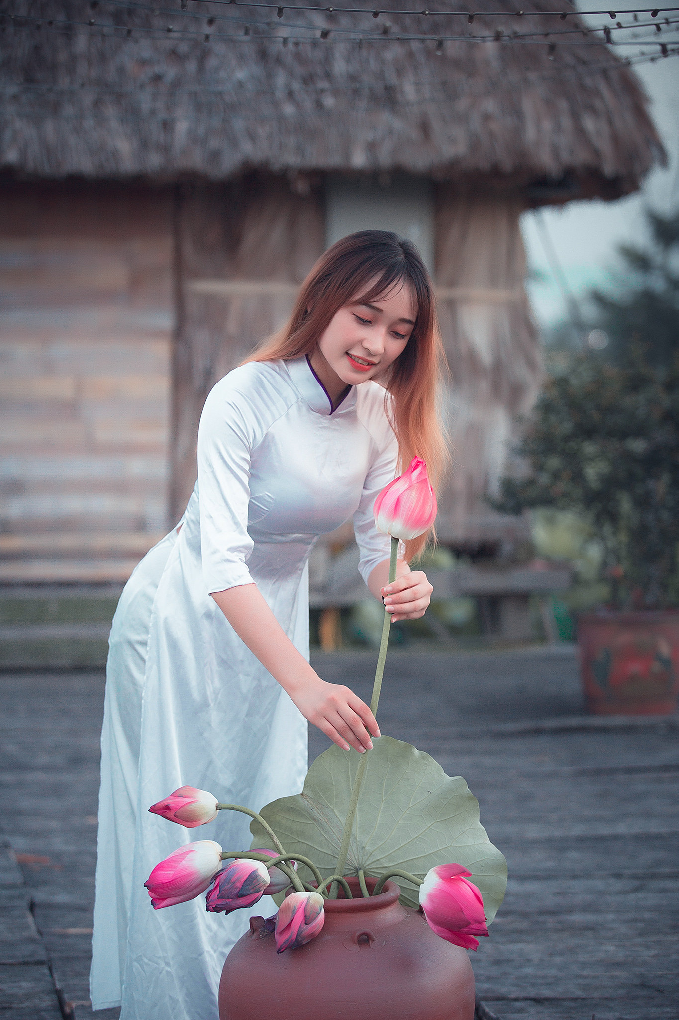 Áo dài trắng bộ ảnh hoa rạng rỡ [JFUCQR]