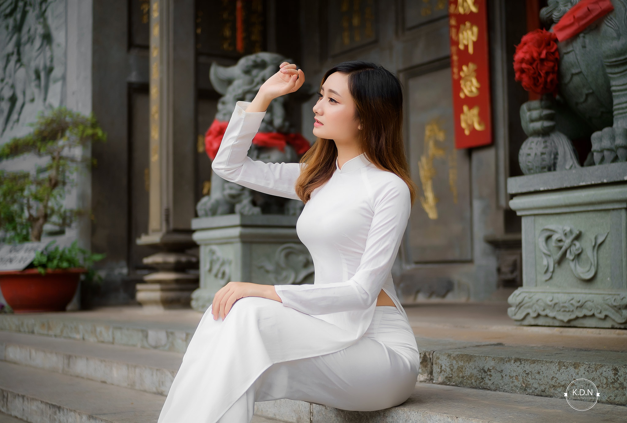 Áo dài trắng e ấp [AZAXSB]