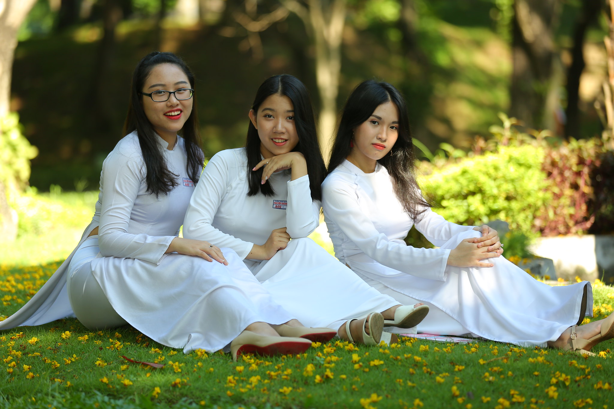 Áo dài trắng chị chị em em nét Việt [S6VOVS]