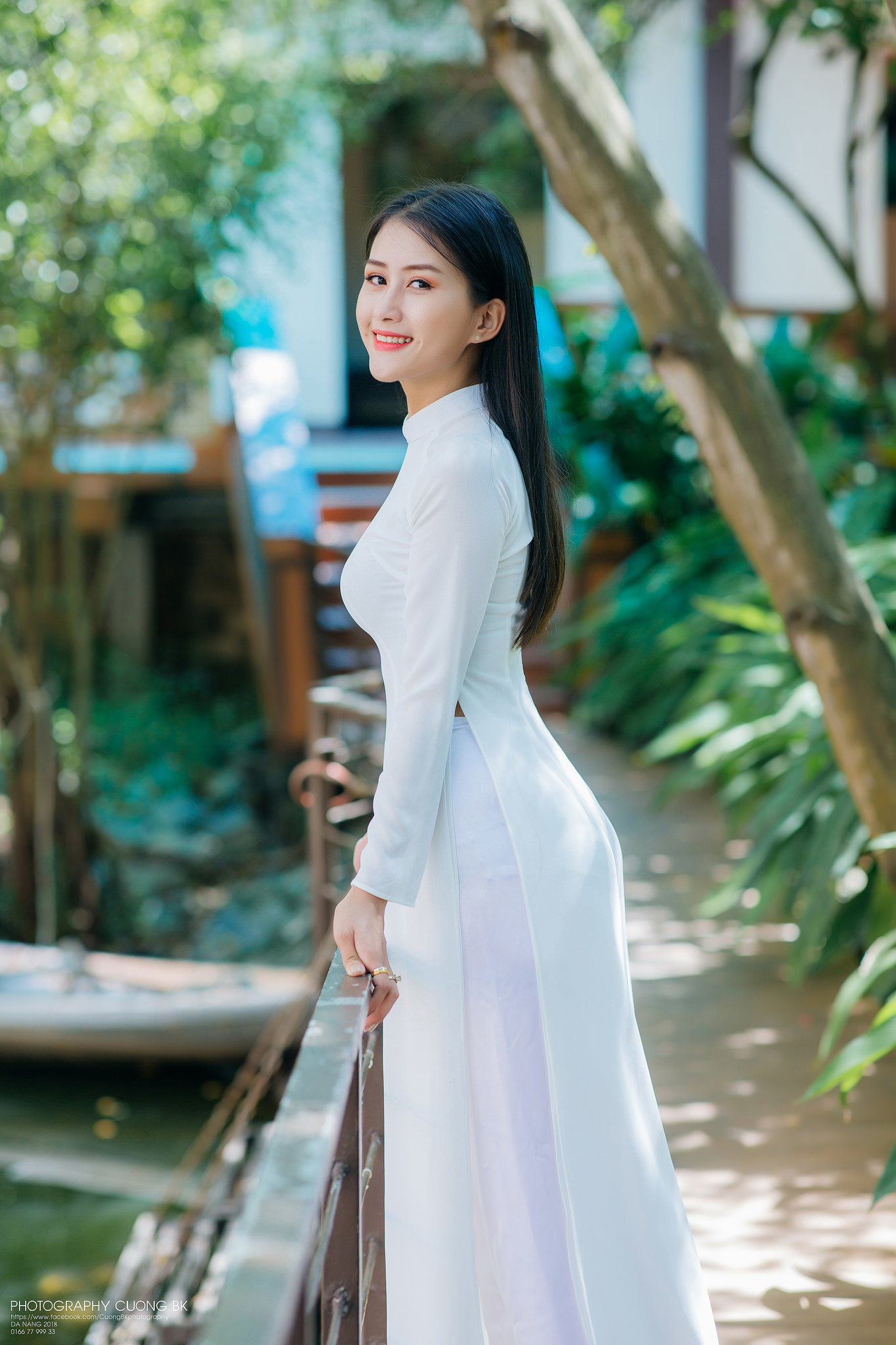 Áo dài trắng rửa mắt với ảnh áo dài trắng truyền thống [ZTMUQF]