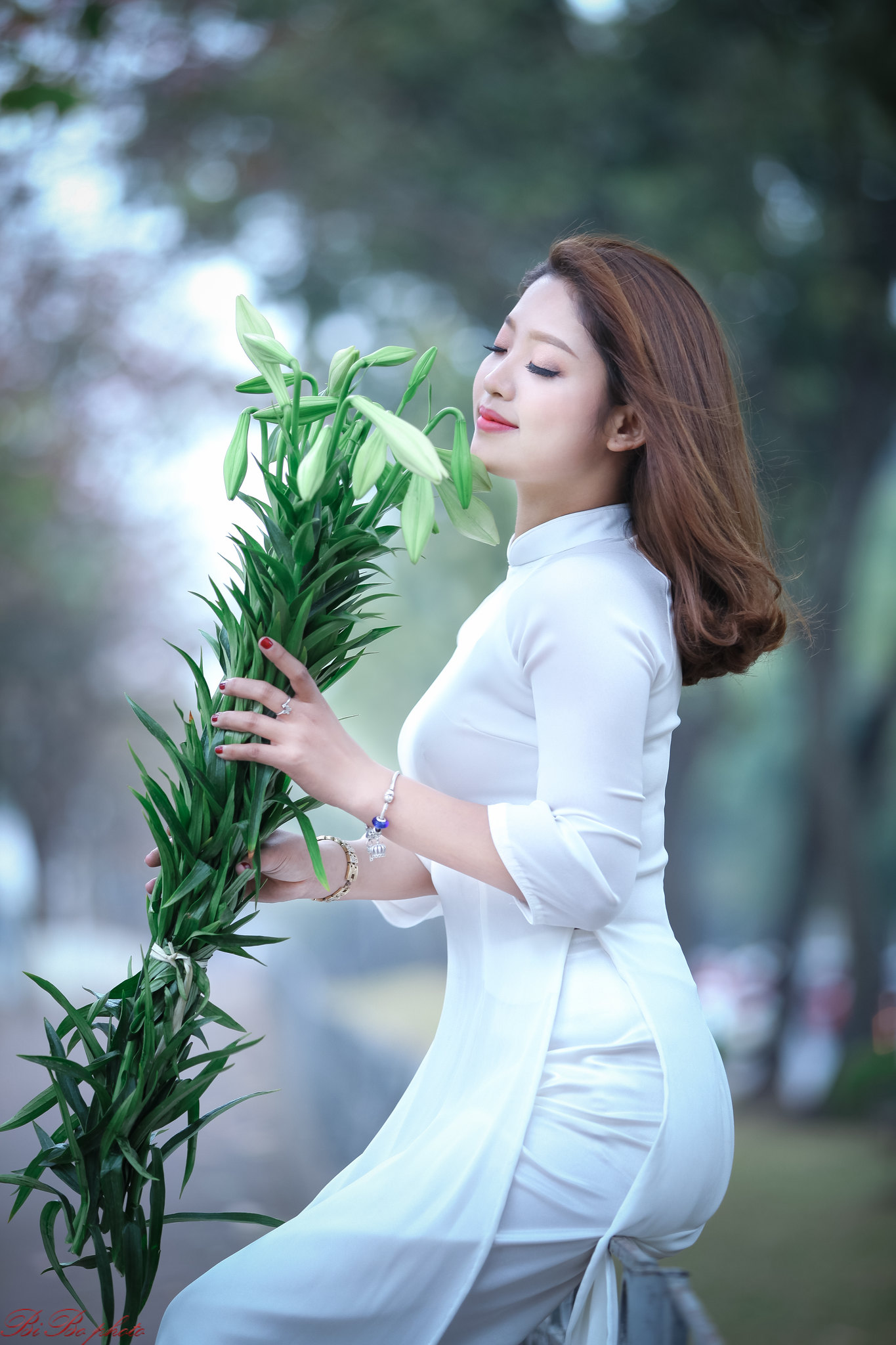 Đậm chất Việt áo dài trắng hoa [UBWUGM]