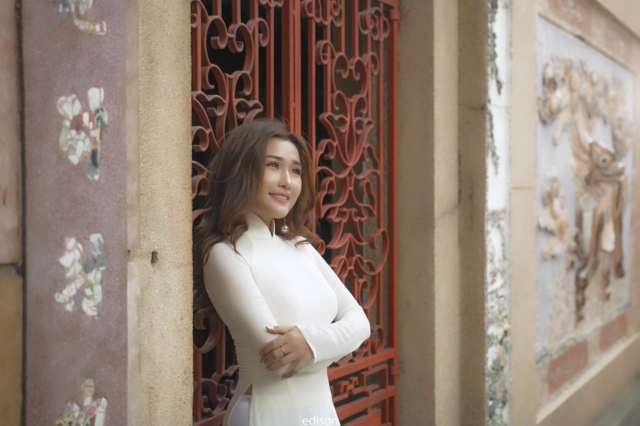 Áo dài trắng thanh tao lễ chùa [6DVFGE]
