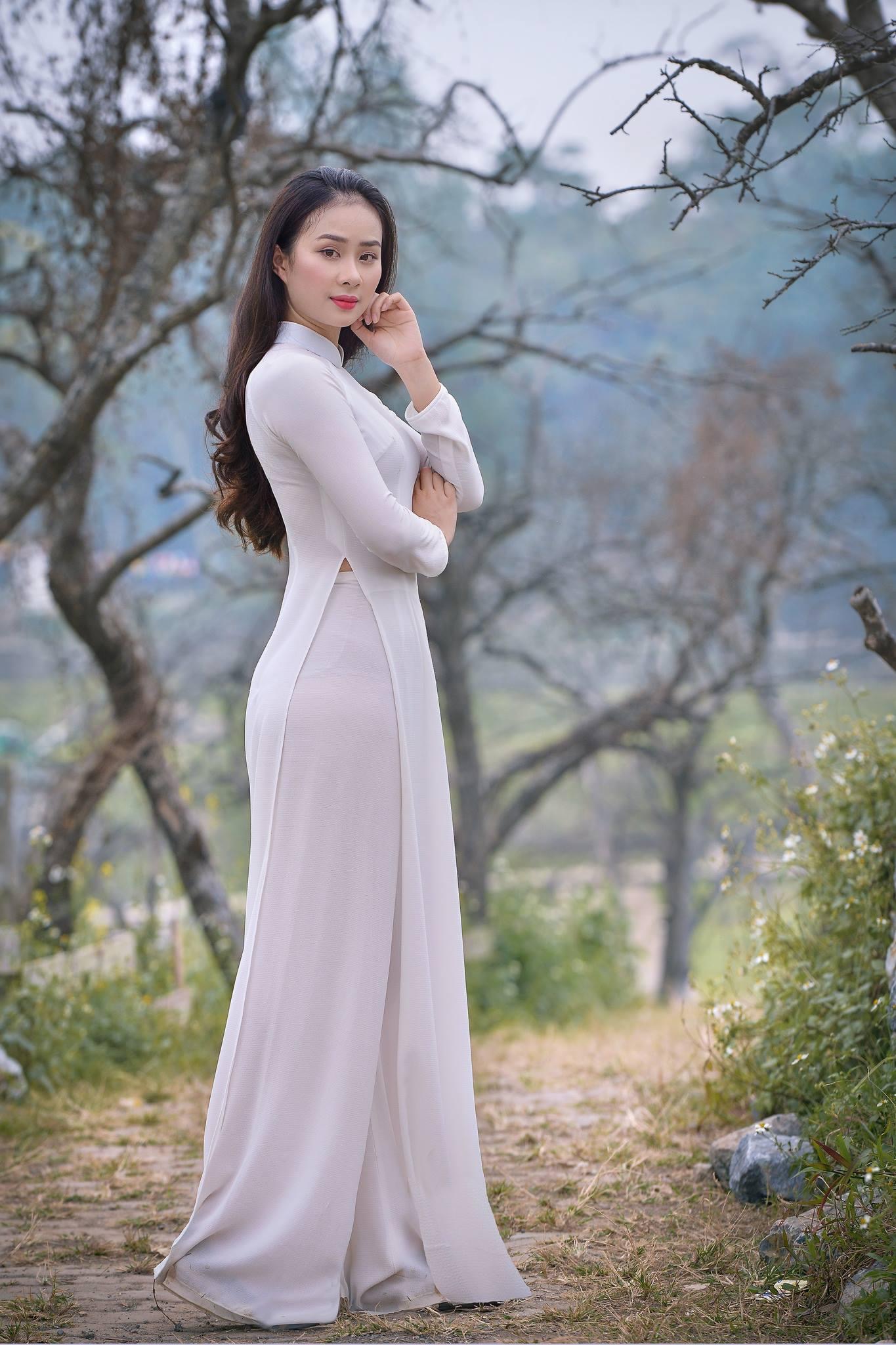 Thanh nhã áo dài trắng [QWAUCQ]
