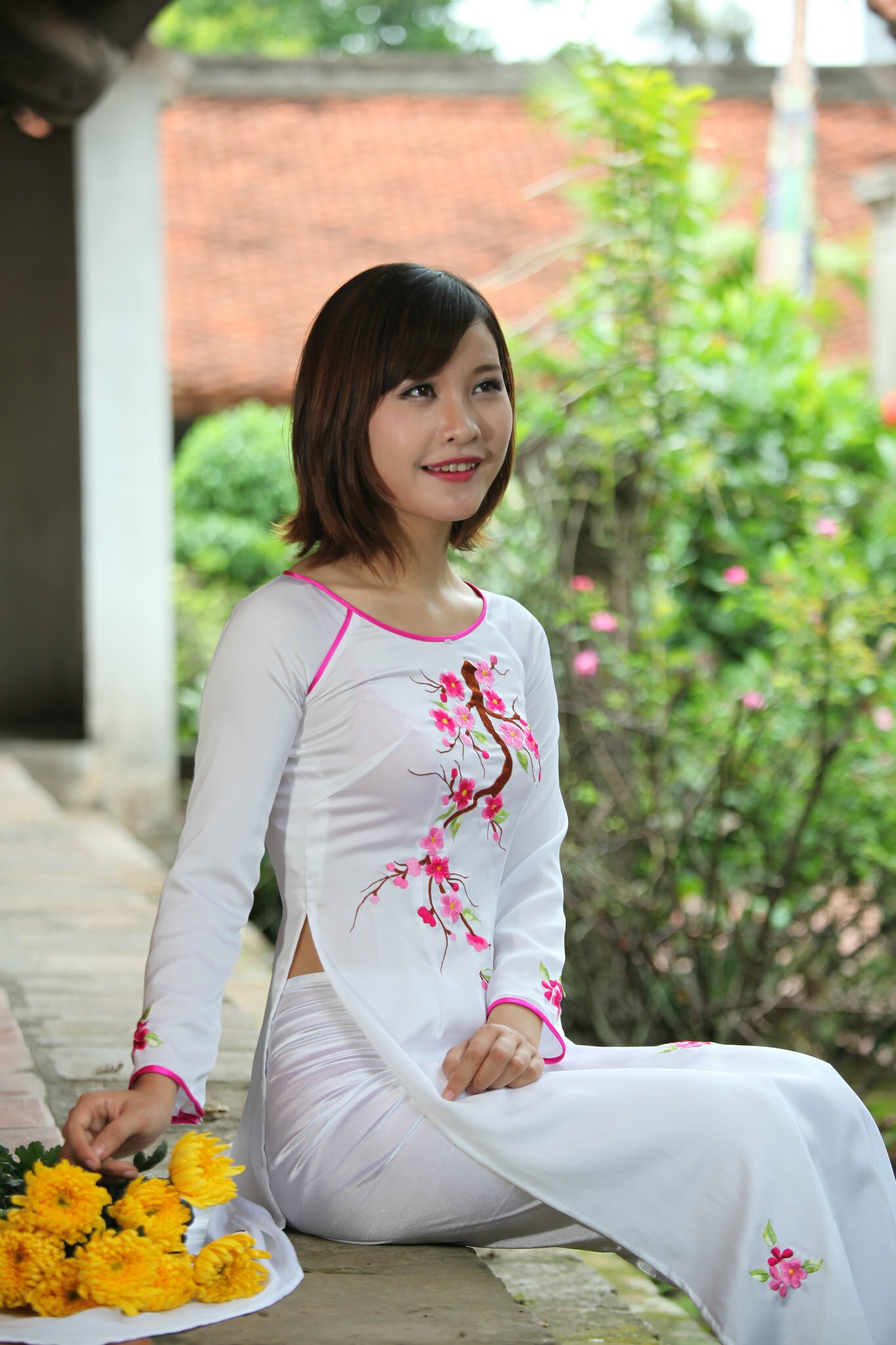 Nền nã áo dài trắng [GMHQ6S]